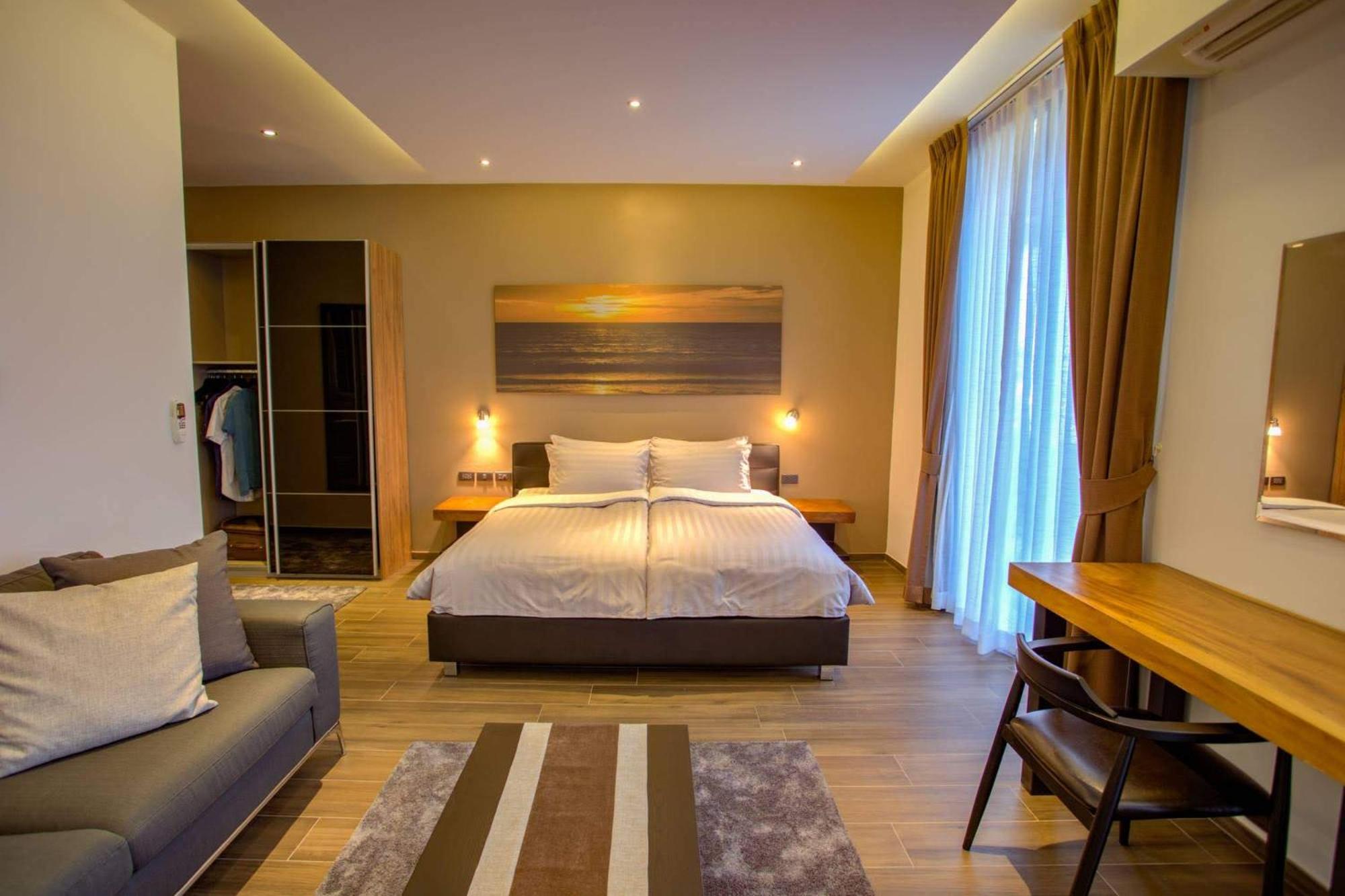 Apartment with Sea View - Photo 9