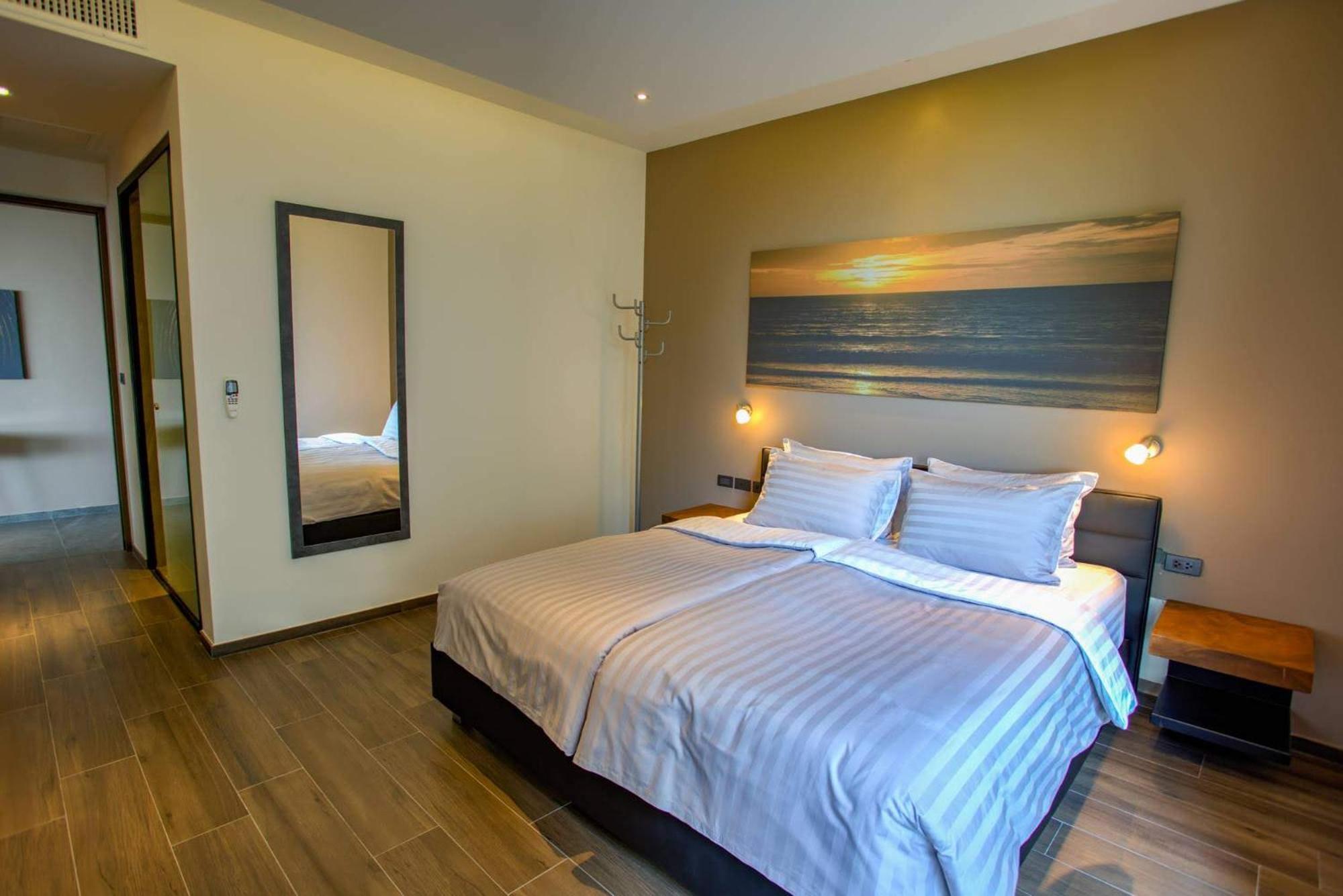 Apartment with Sea View - Photo 11