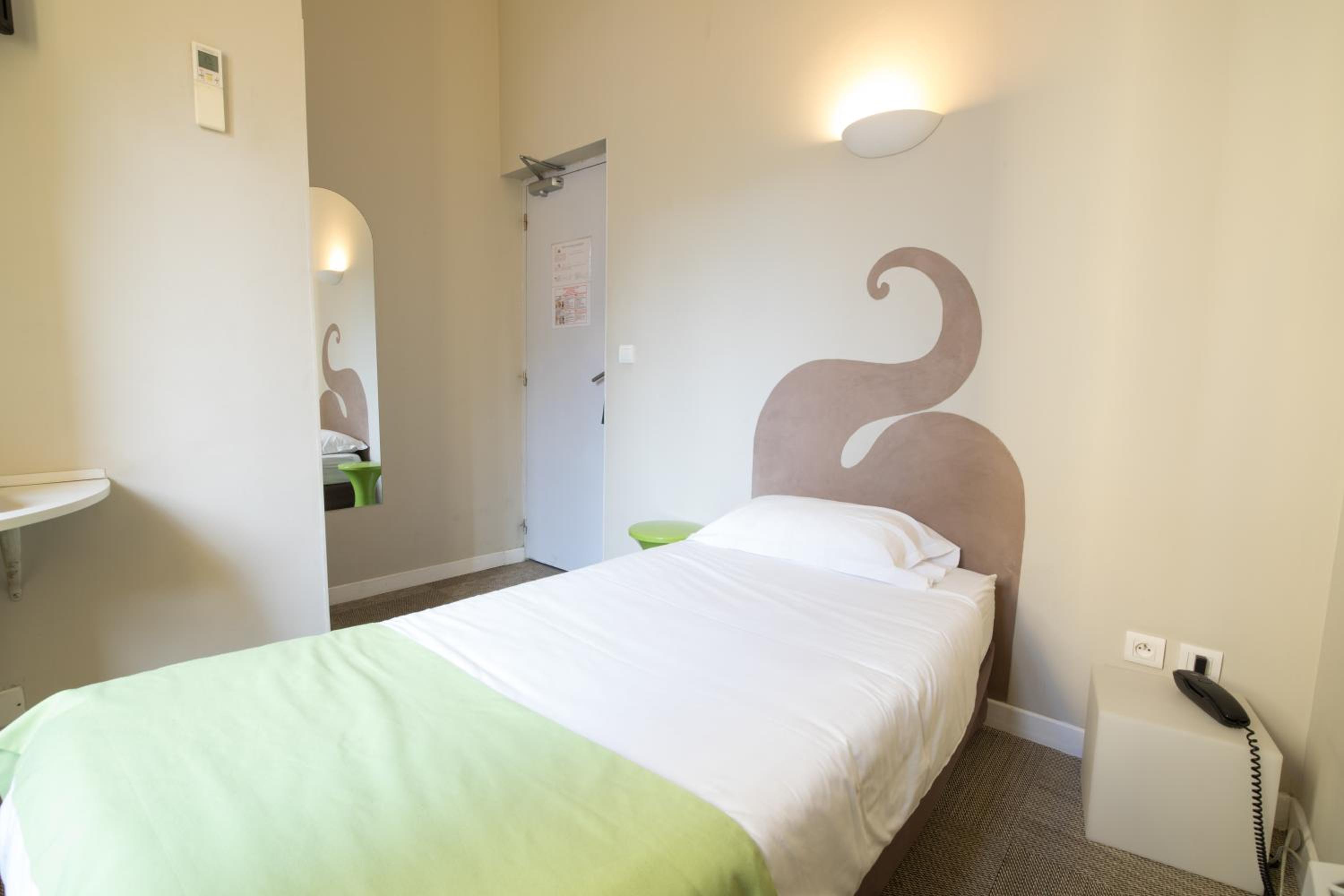 Single Room photo 2