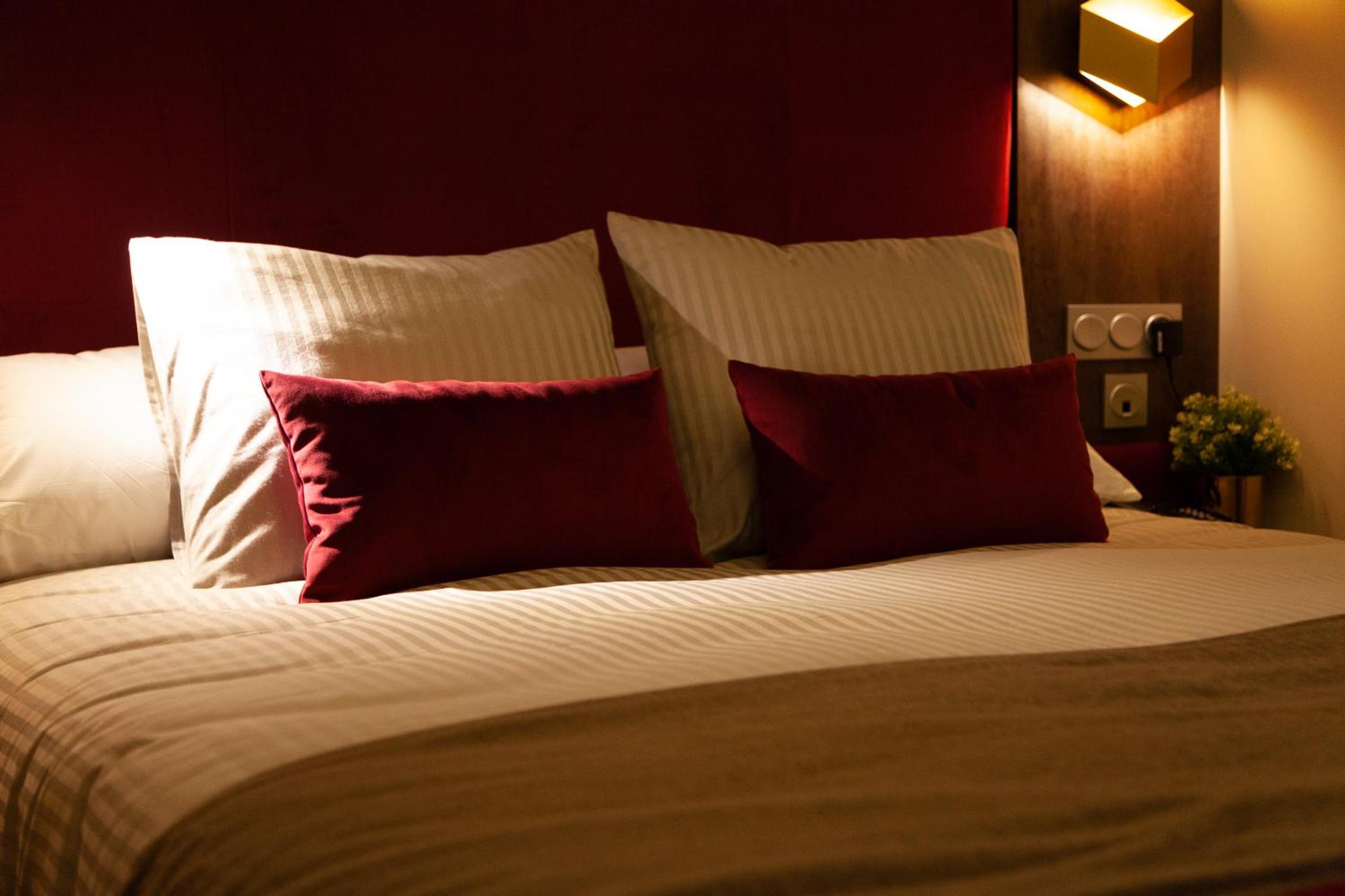 Double Room - Photo 7