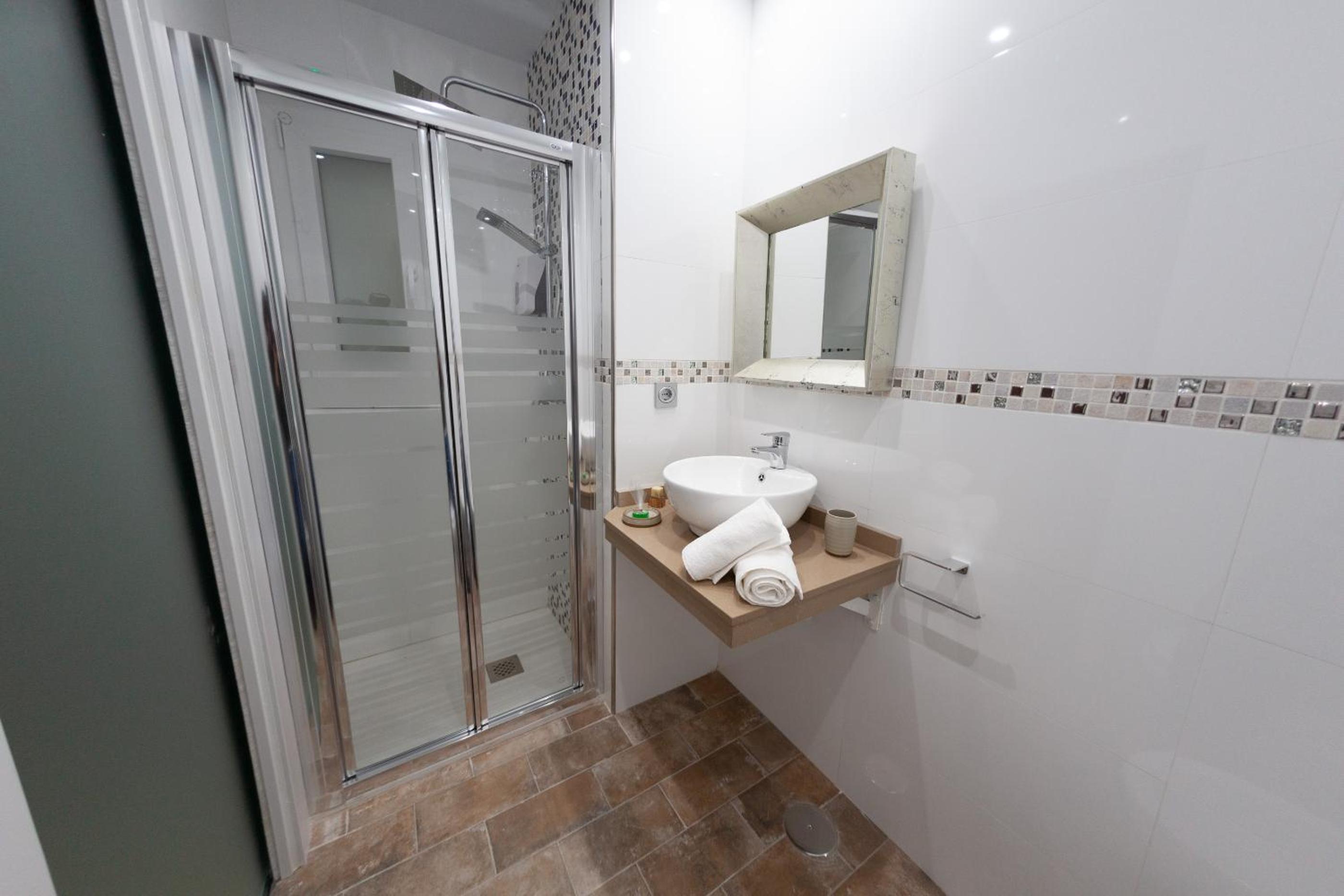 Double Room - Photo 3