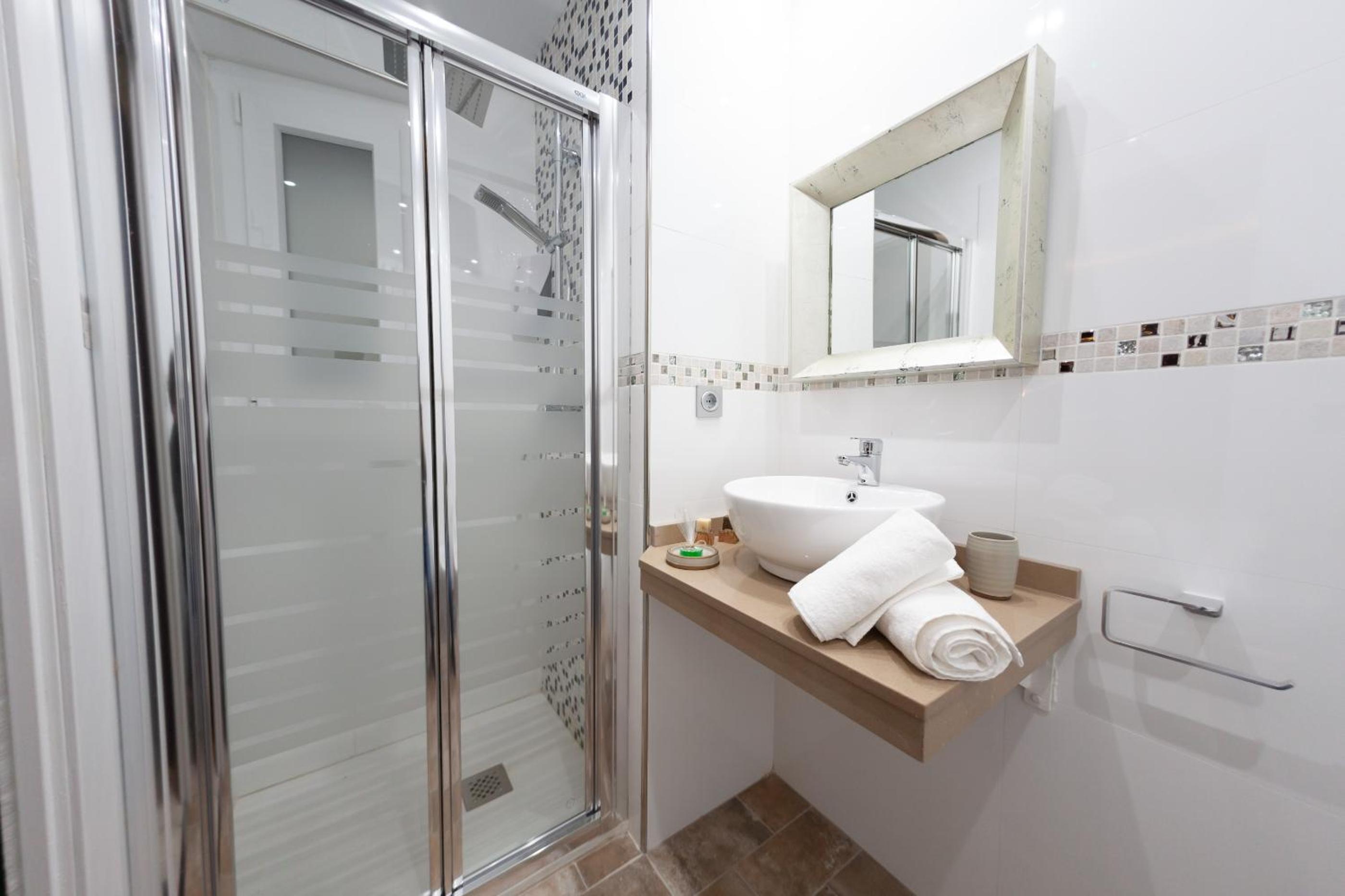 Double Room - Photo 4