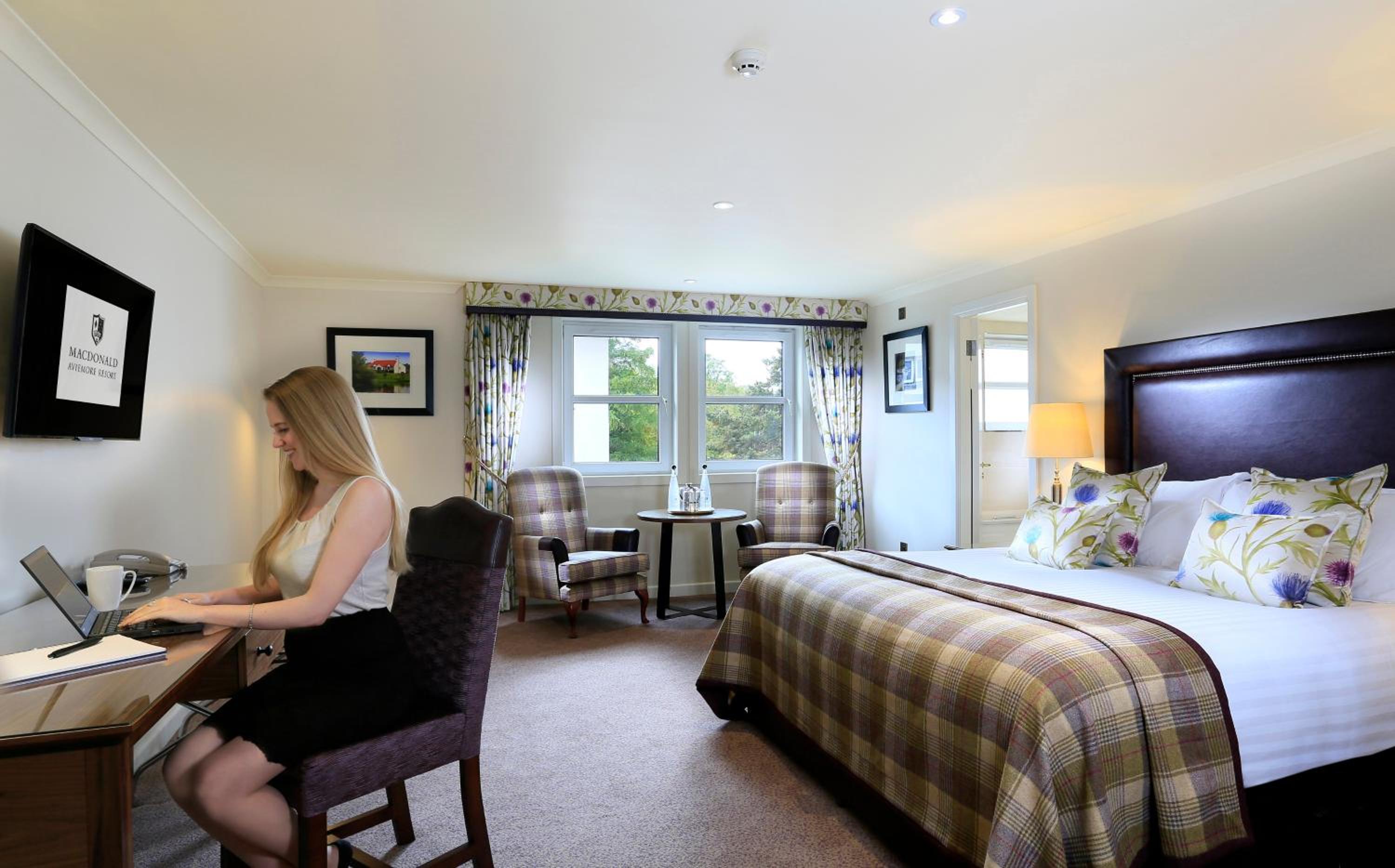 Deluxe King Room photo 3