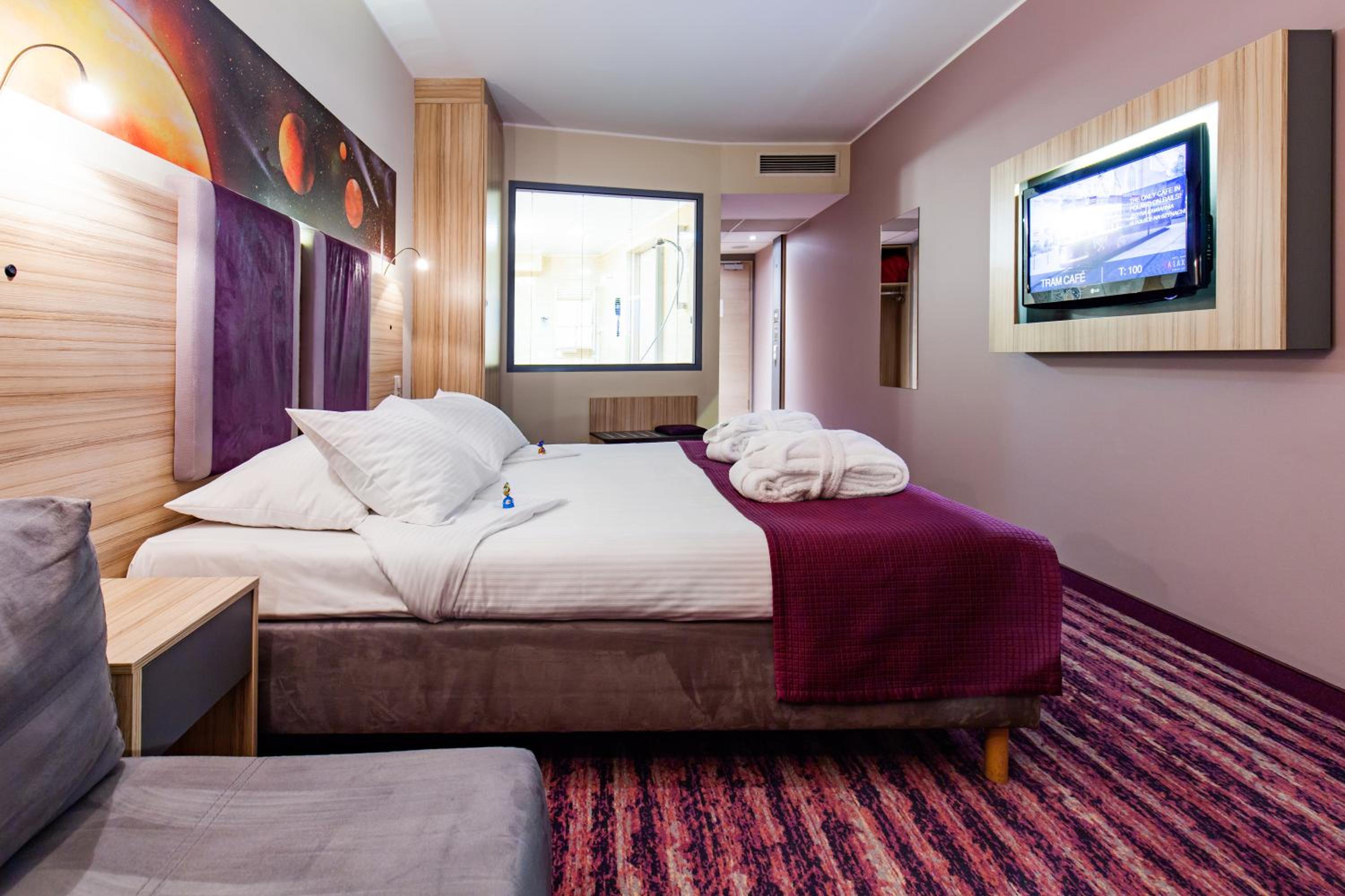 Business Twin Room - Photo 1