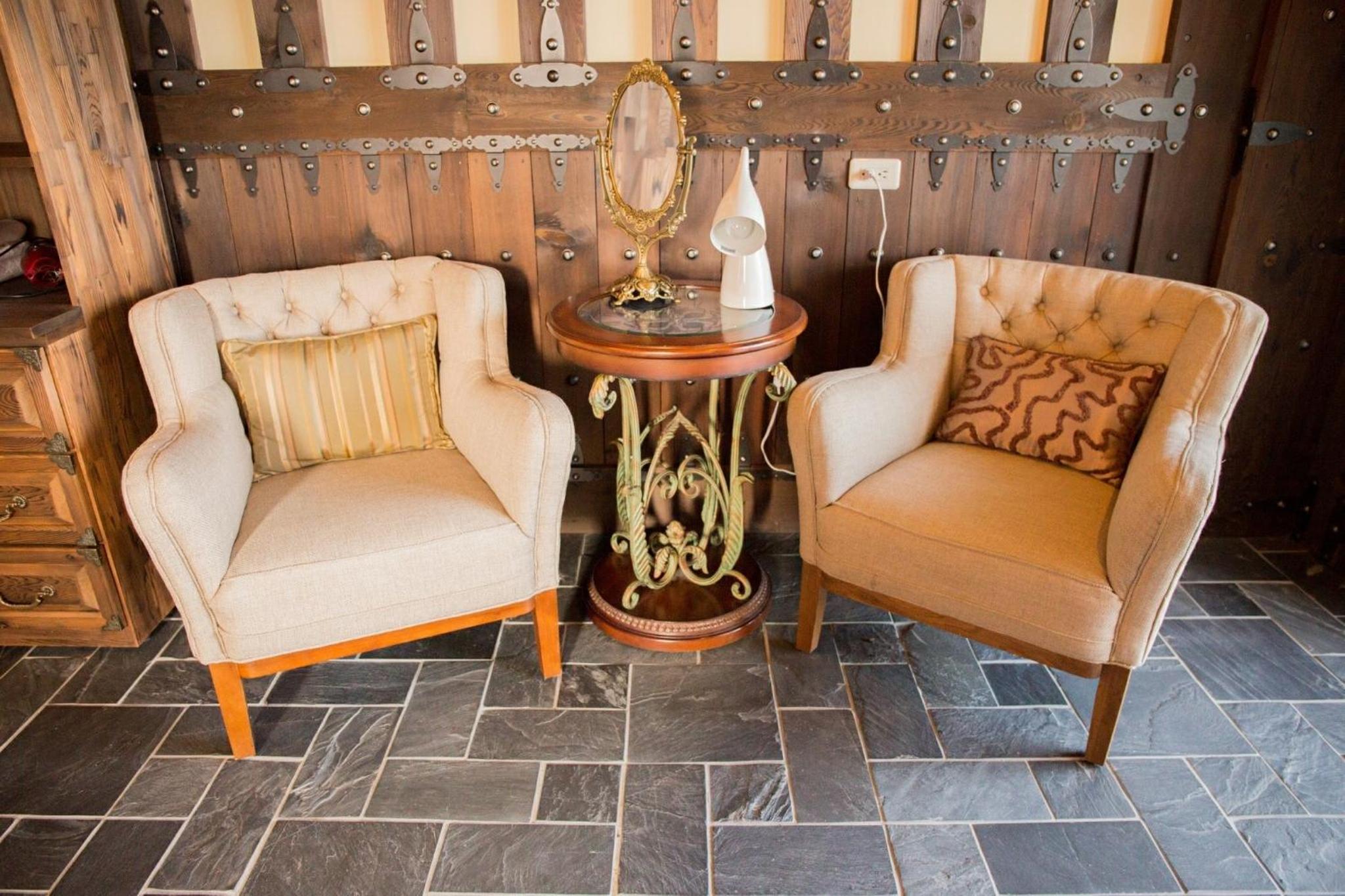 Deluxe Family Room photo 3