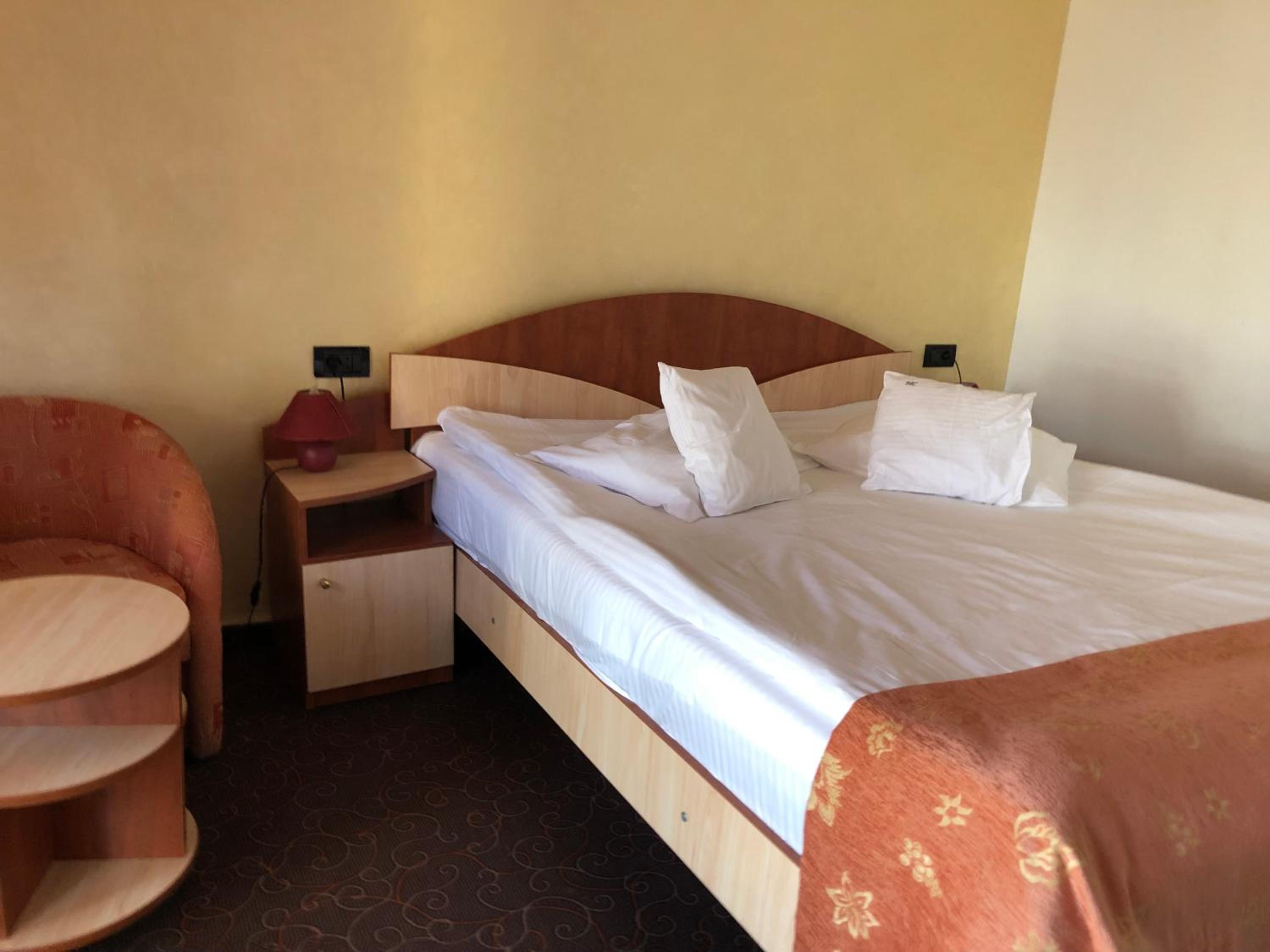 Double or Twin Room with City View photo 3