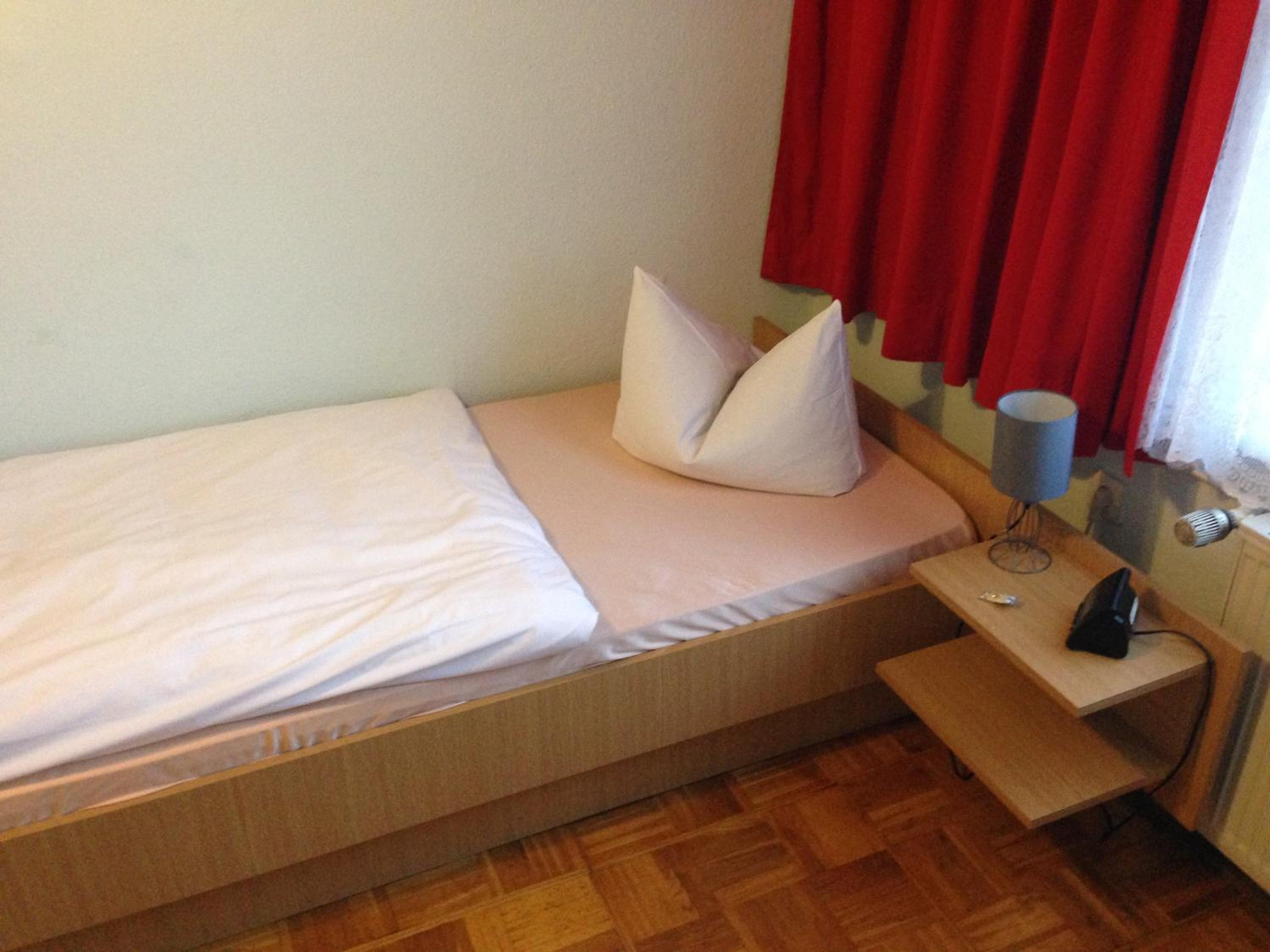Single Room photo 3