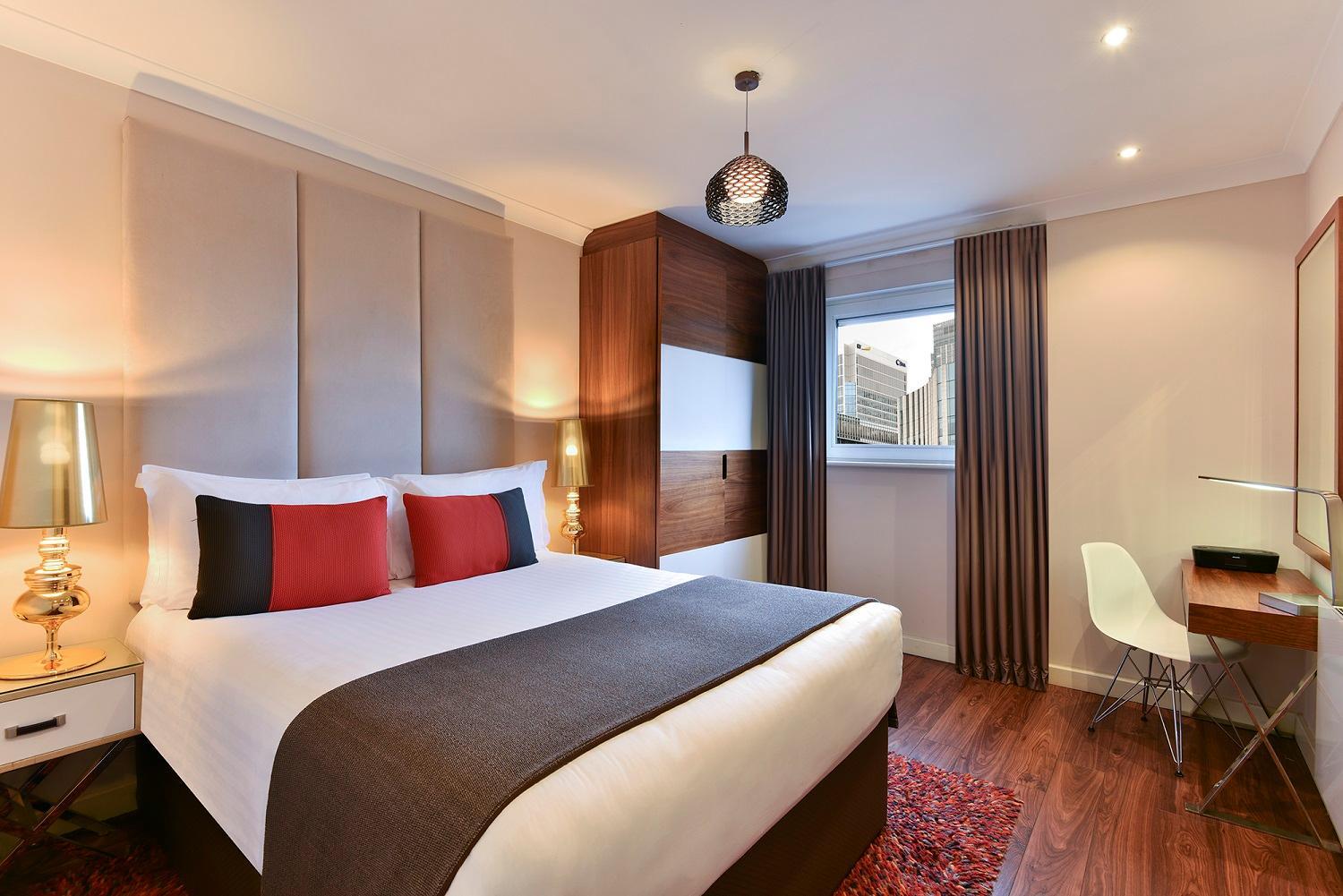 Deluxe One-Bedroom Apartment
