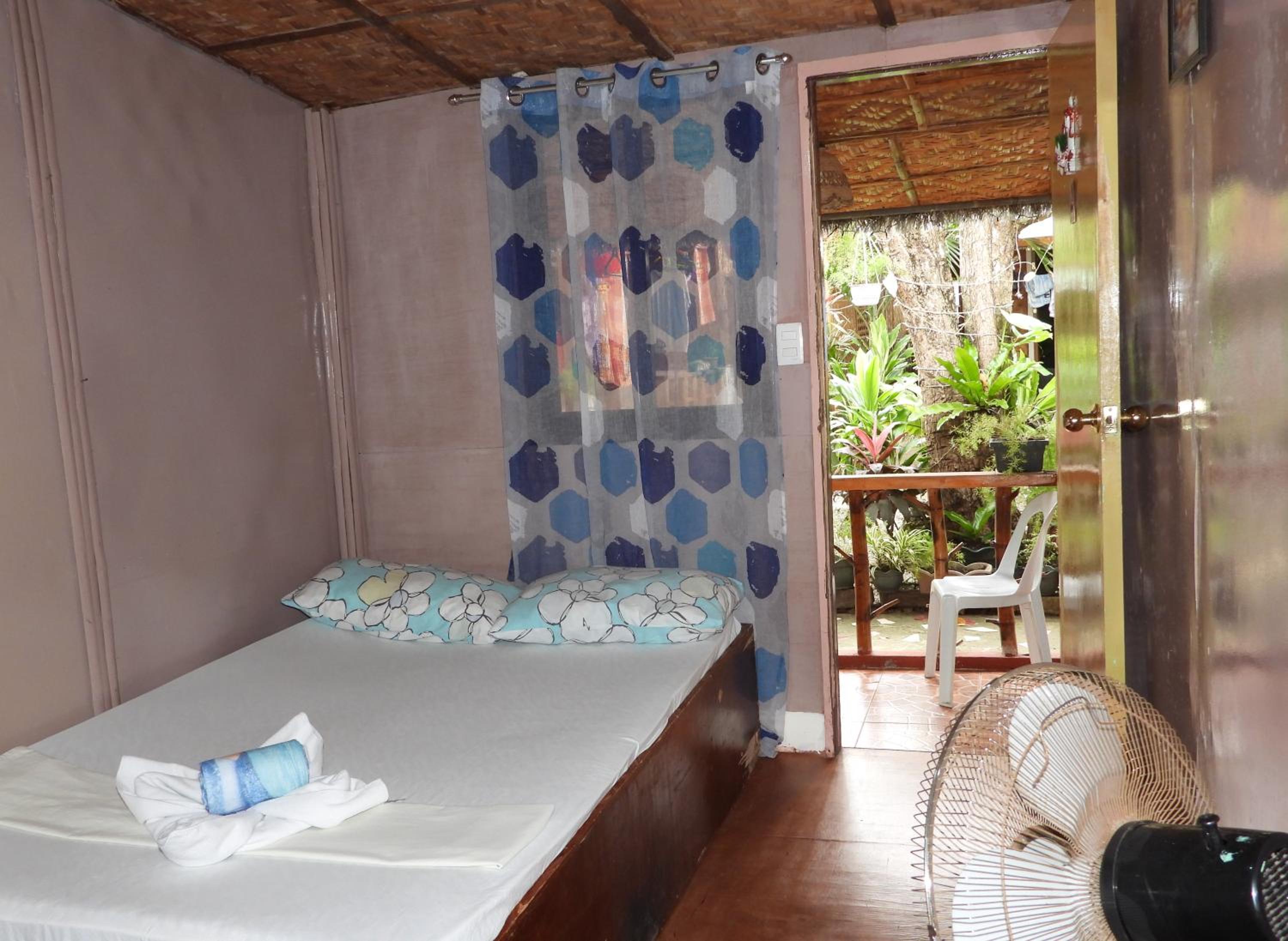 Budget Double Room - Photo 1