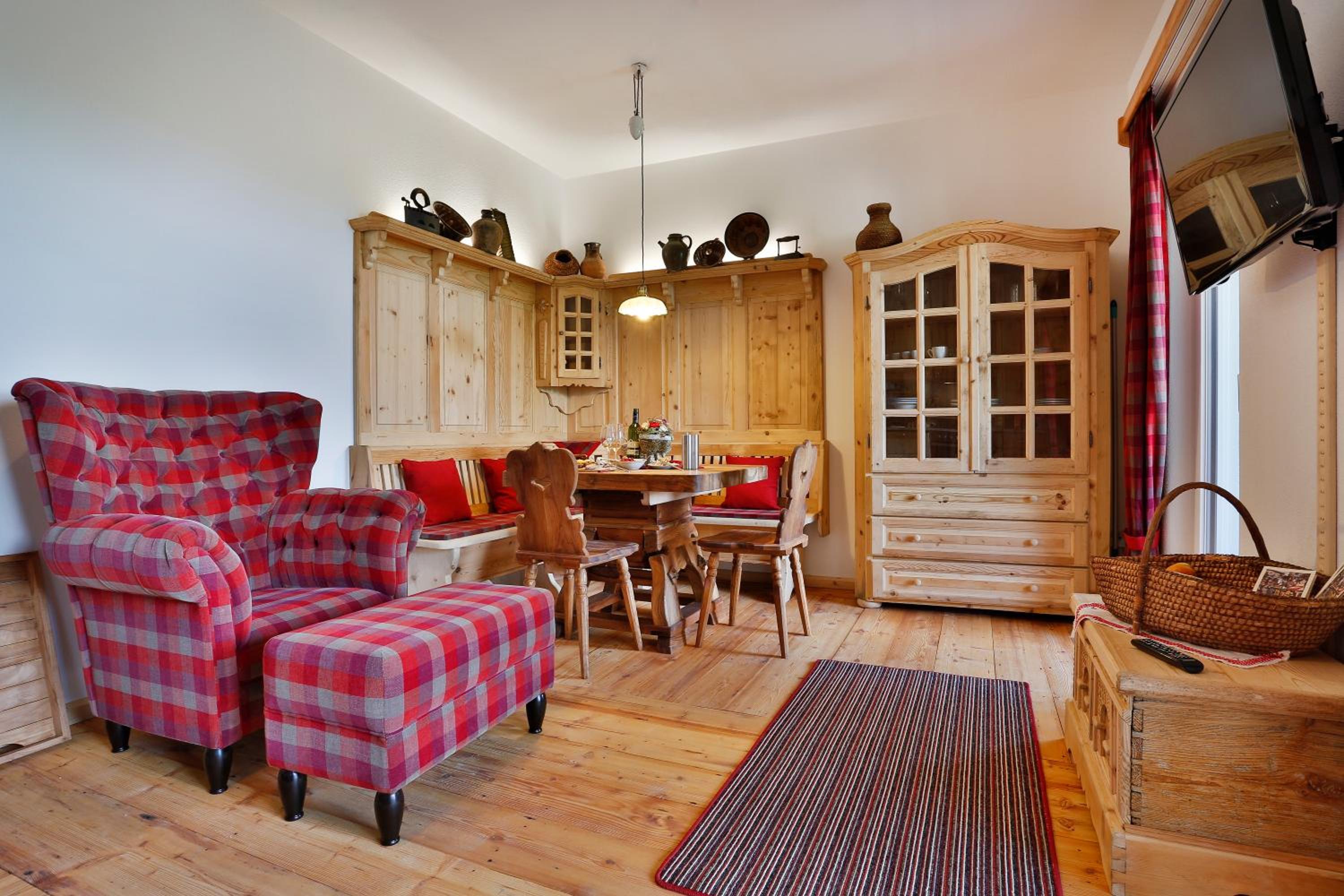 Comfort One-Bedroom Apartment with Balcony photo 3