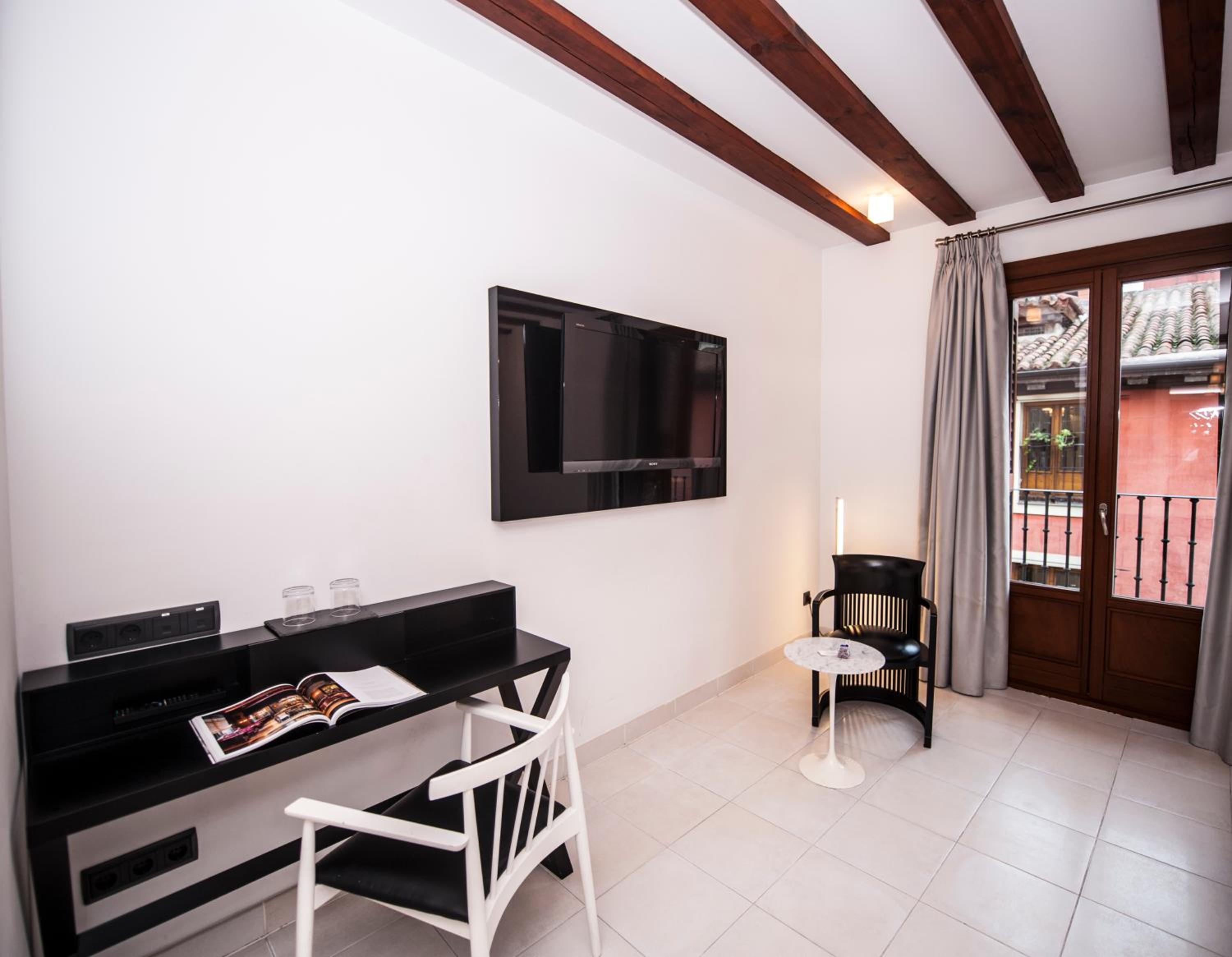 Family Room - Photo 14