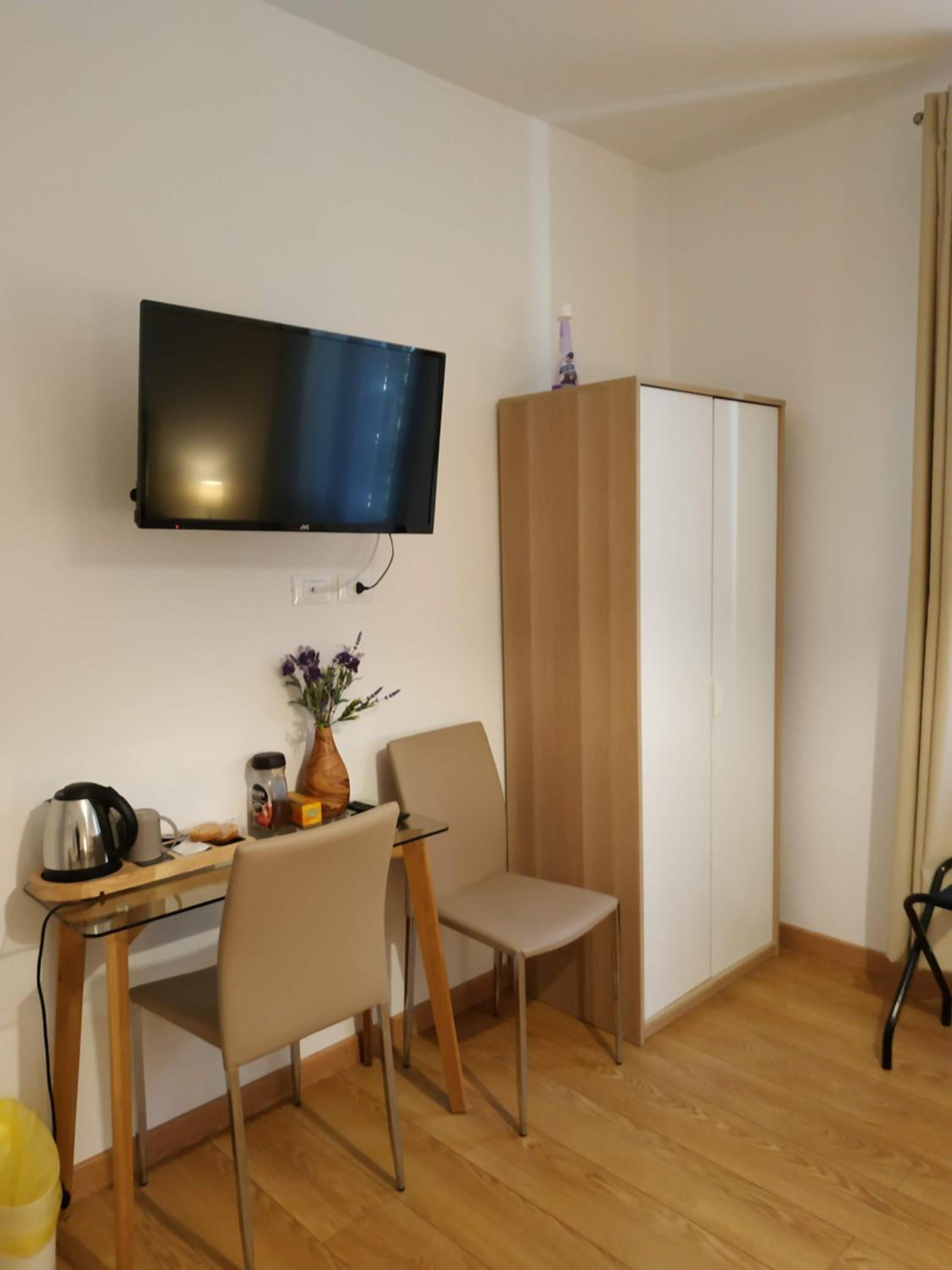 Comfort Triple Room with Shower and Private Bathroom photo 3