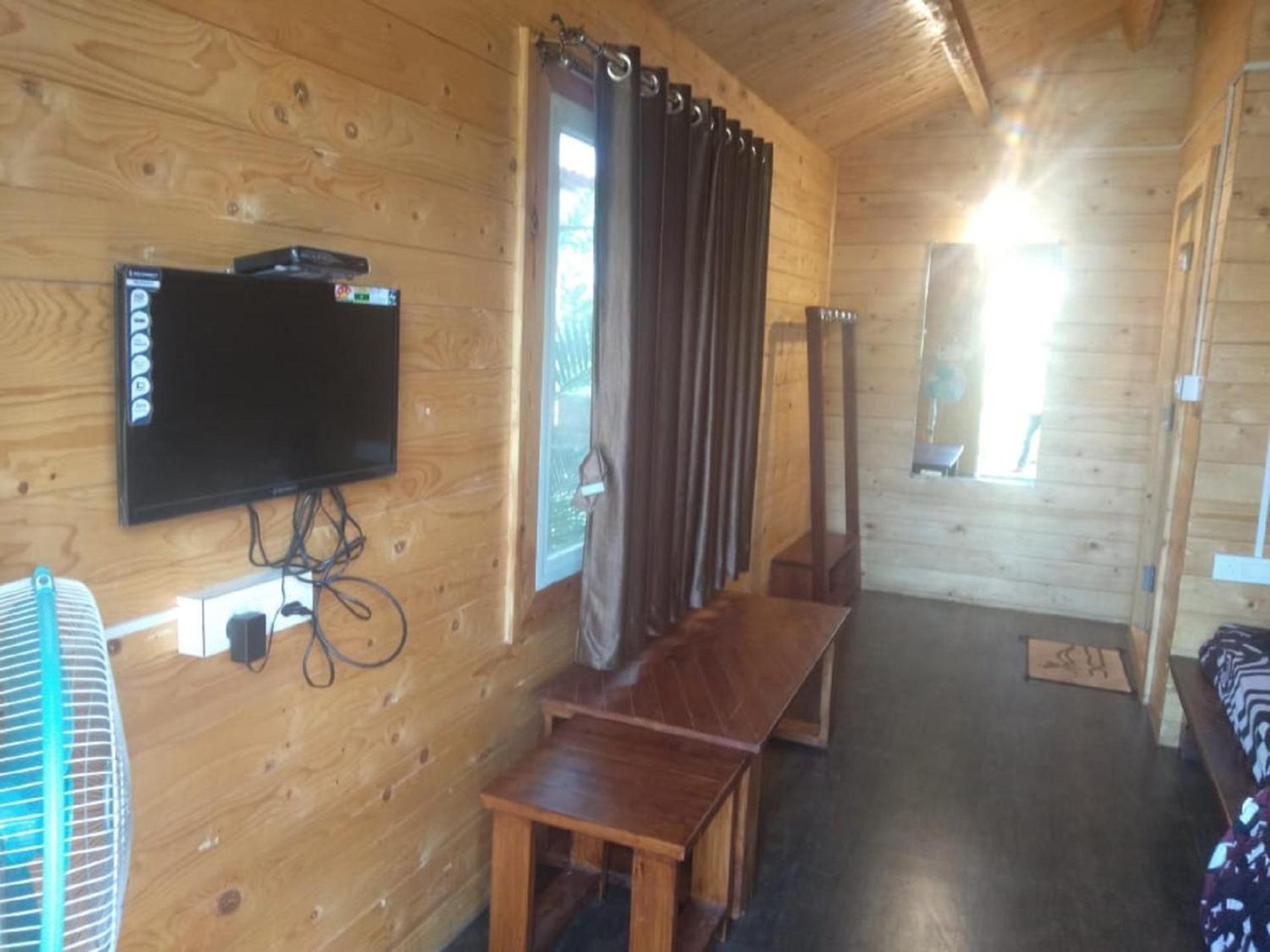 Double Room with Mountain View - Photo 9