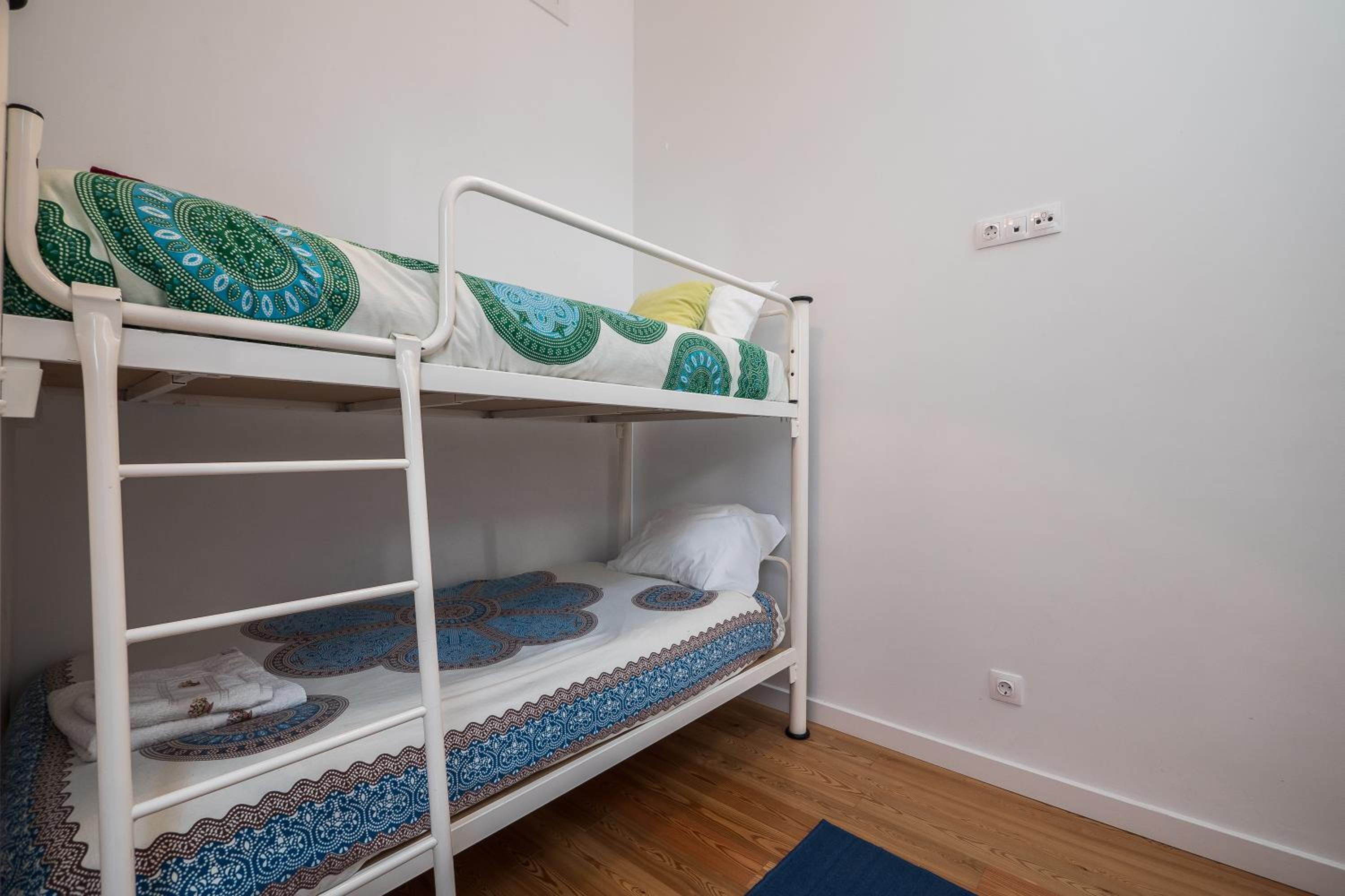 Apartment - Split Level - Photo 10