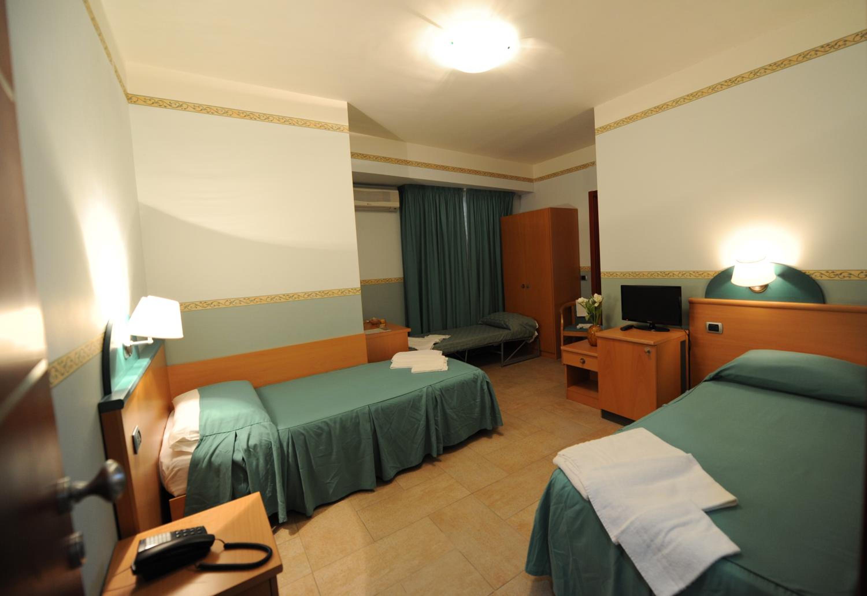 Quadruple Room photo 2