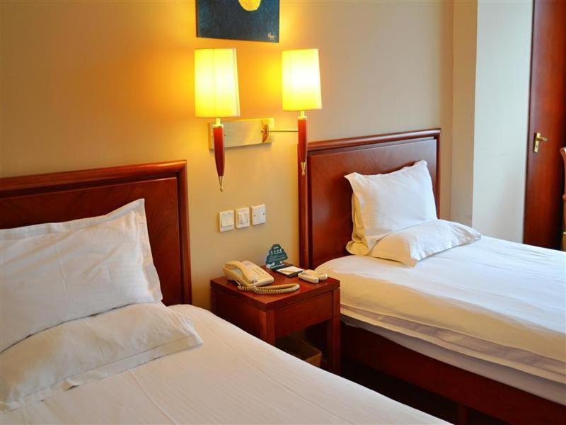 Standard Twin Room photo 3