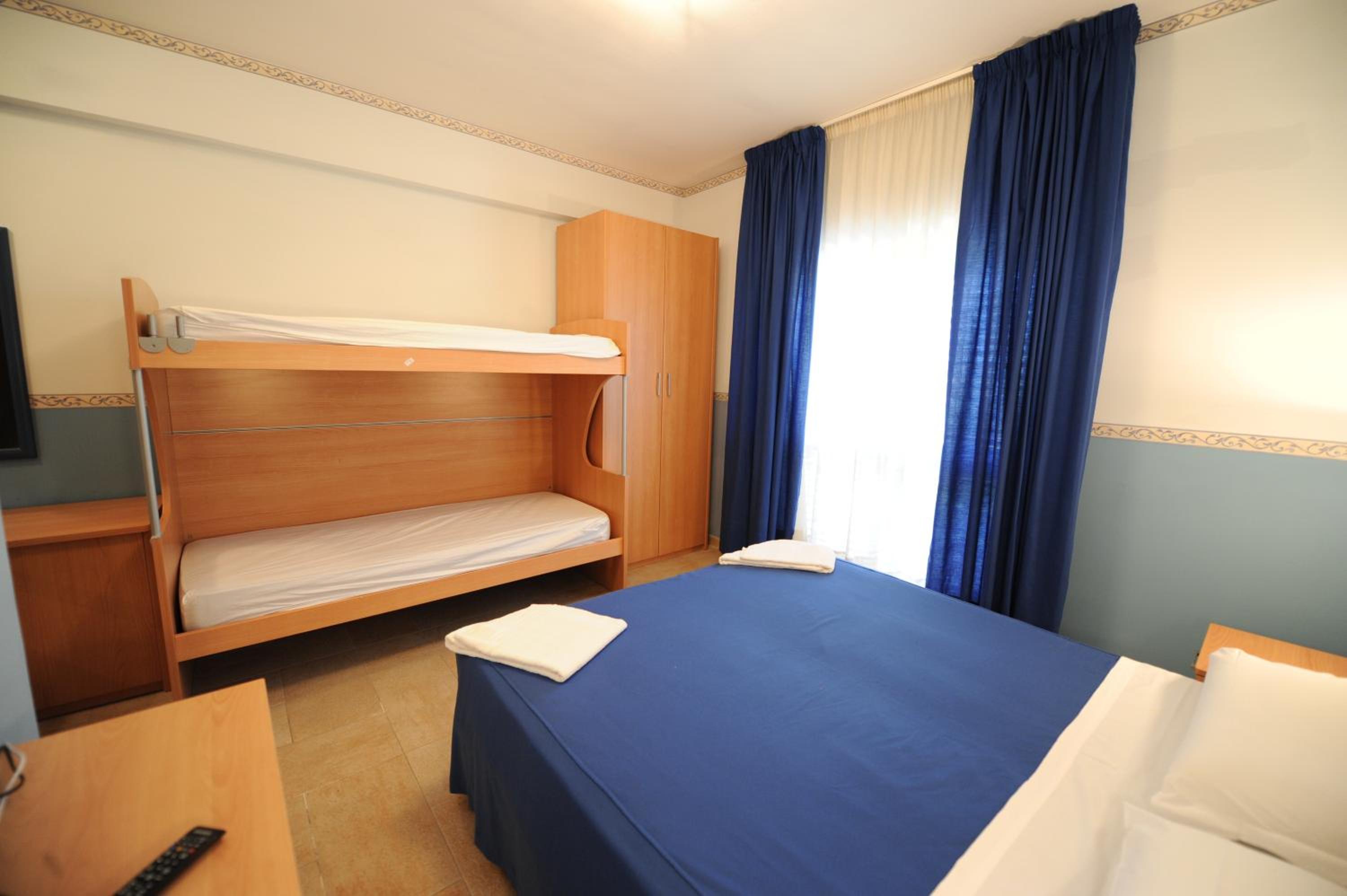 Triple Room photo 2