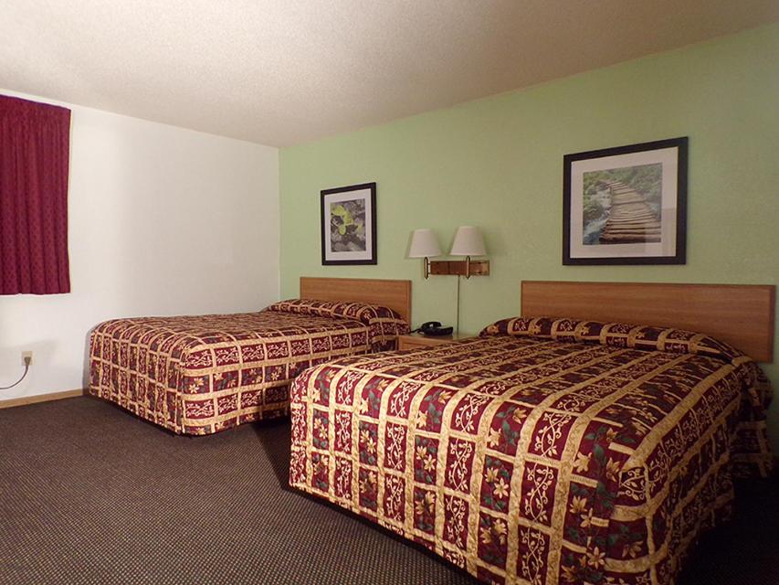 Queen Room - Disability Access photo 1