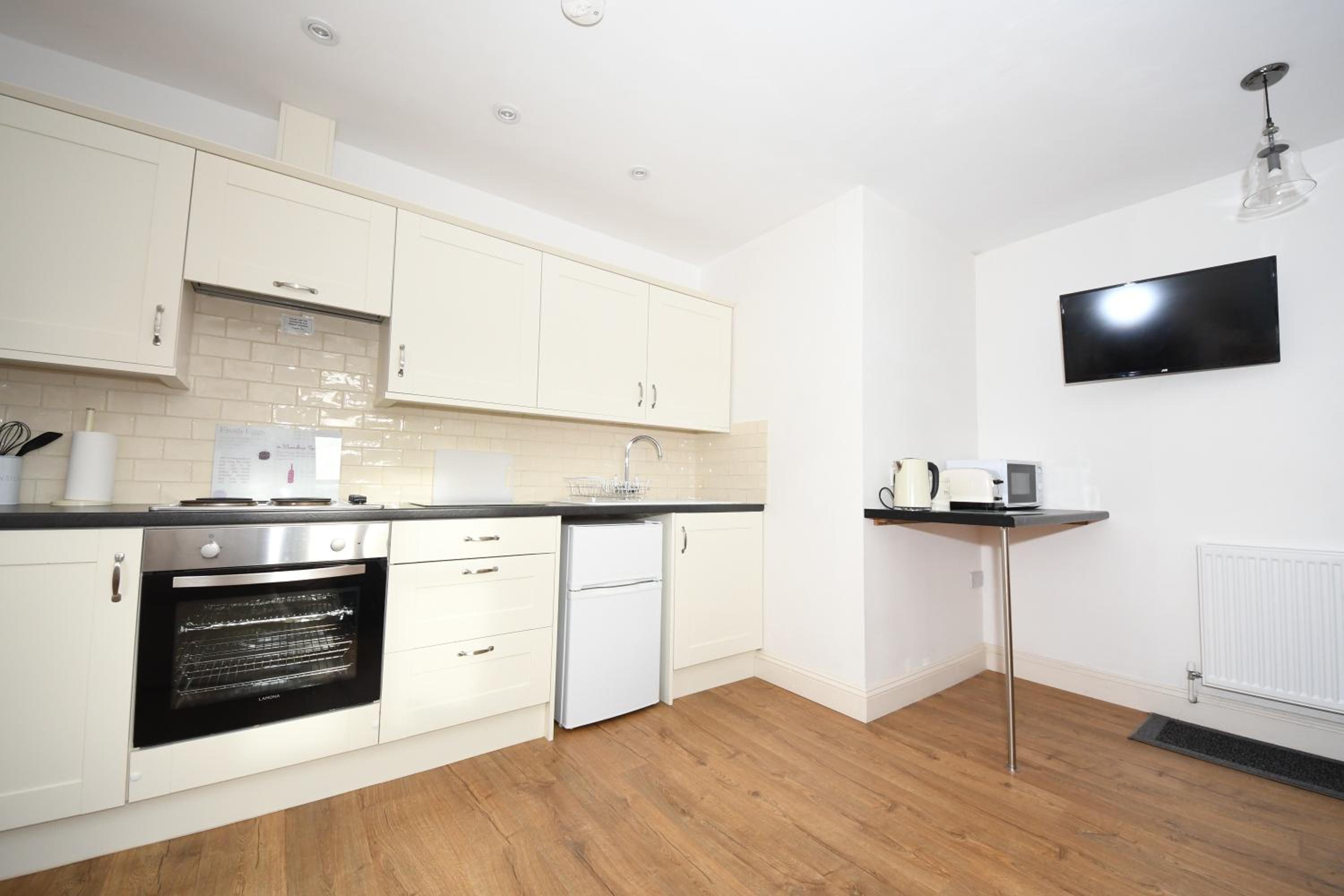 One-Bedroom House - Photo 13