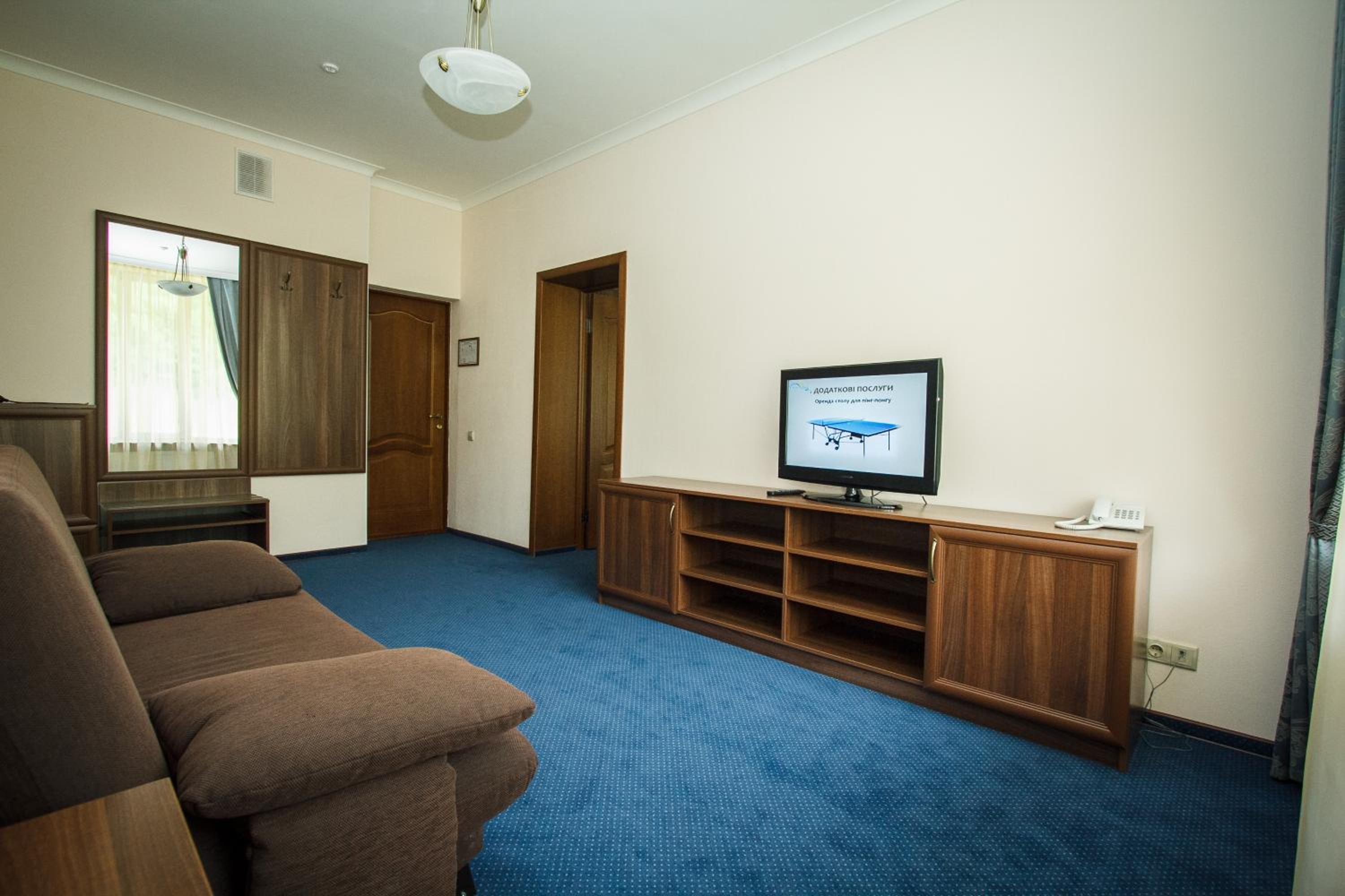 Deluxe One-Bedroom Room with Treatment