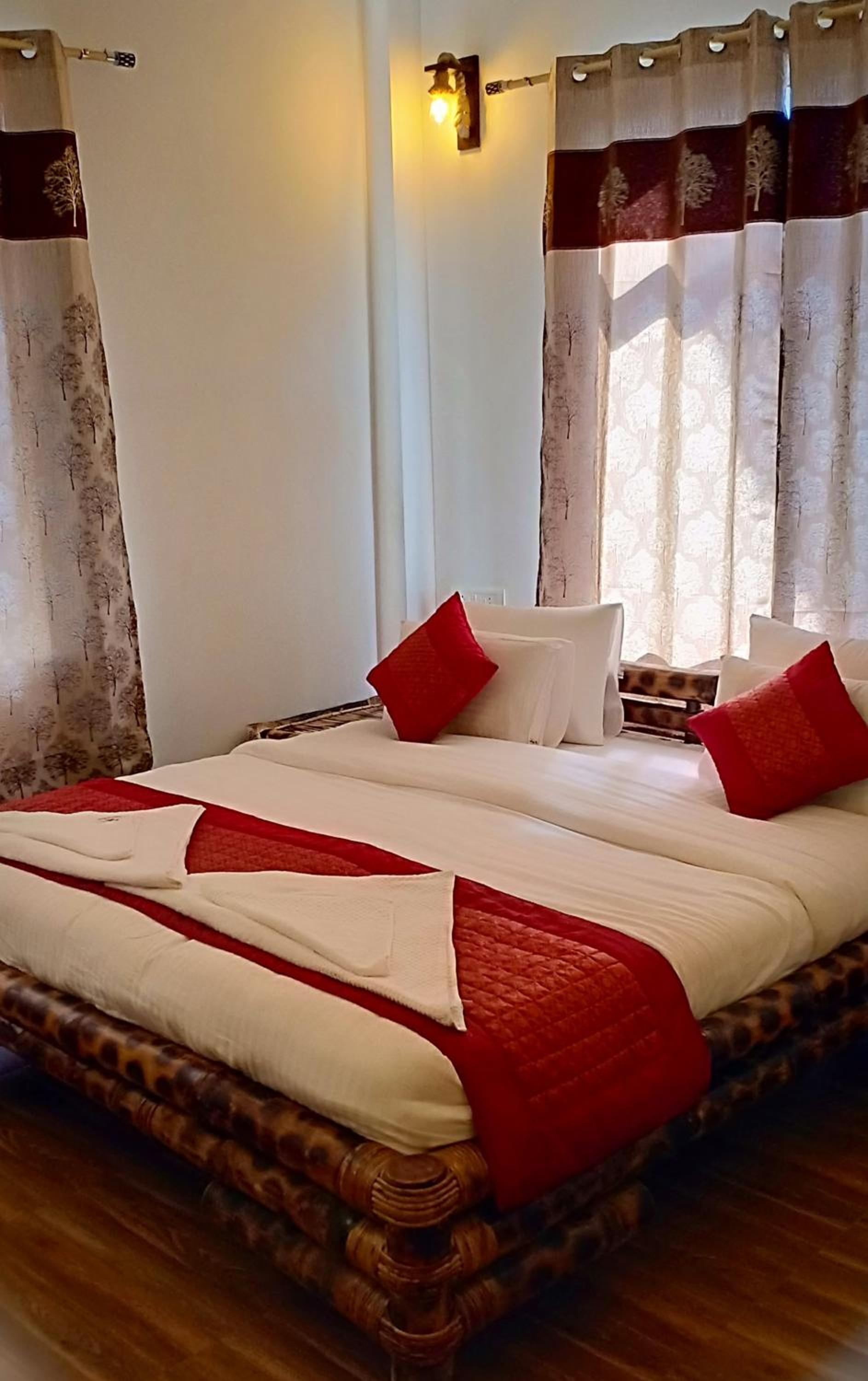 Deluxe Double Room With Balcony photo 3