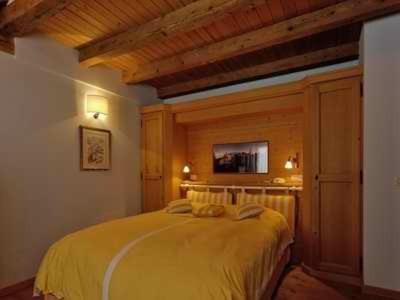 Deluxe Room (2 Adults + 1 Child) photo 2