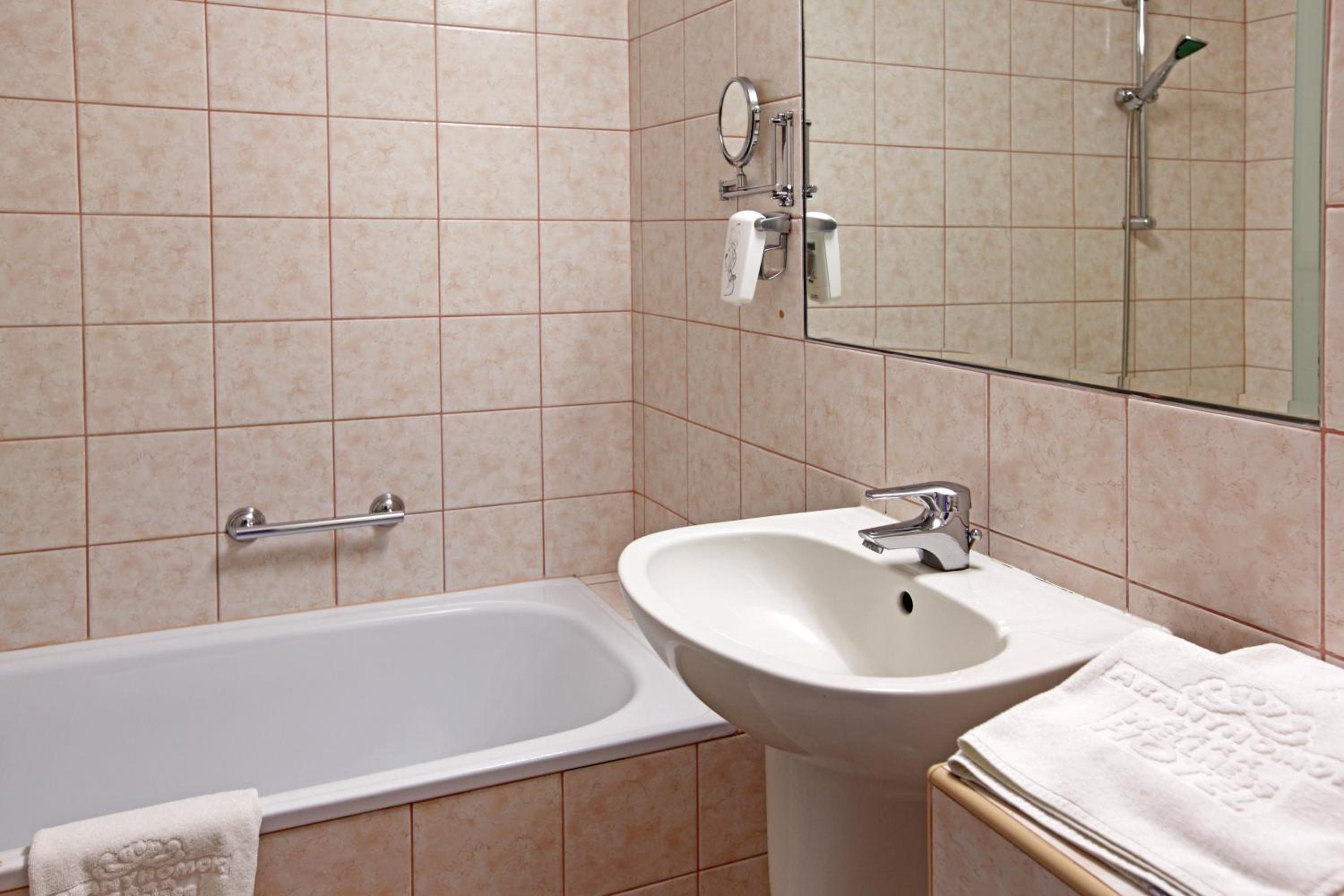 Superior Double or Twin Room - Photo 6