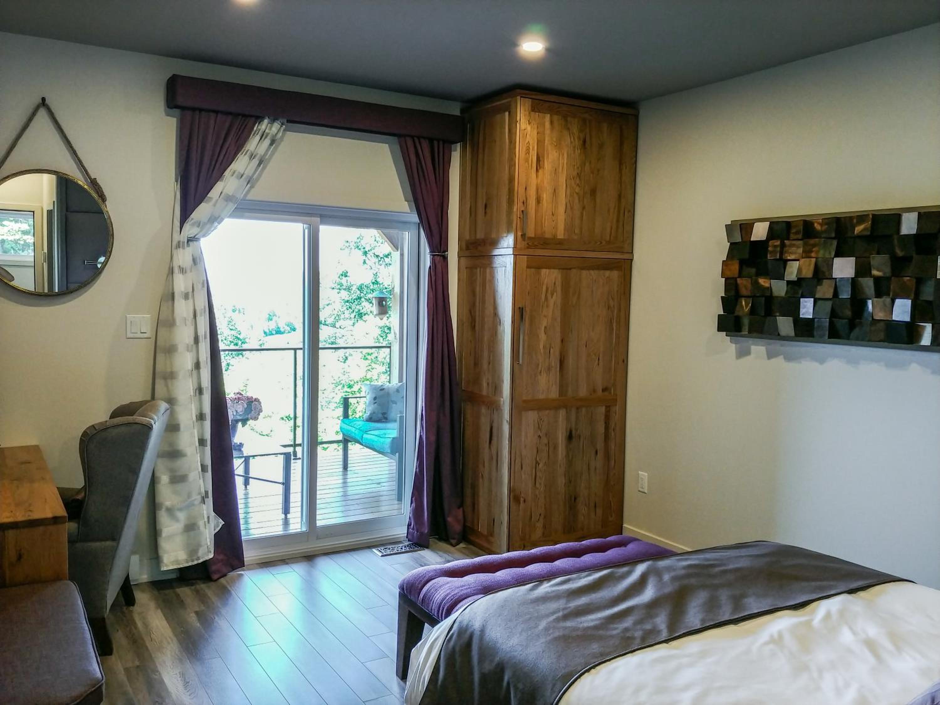 Queen Room with Balcony - Photo 5