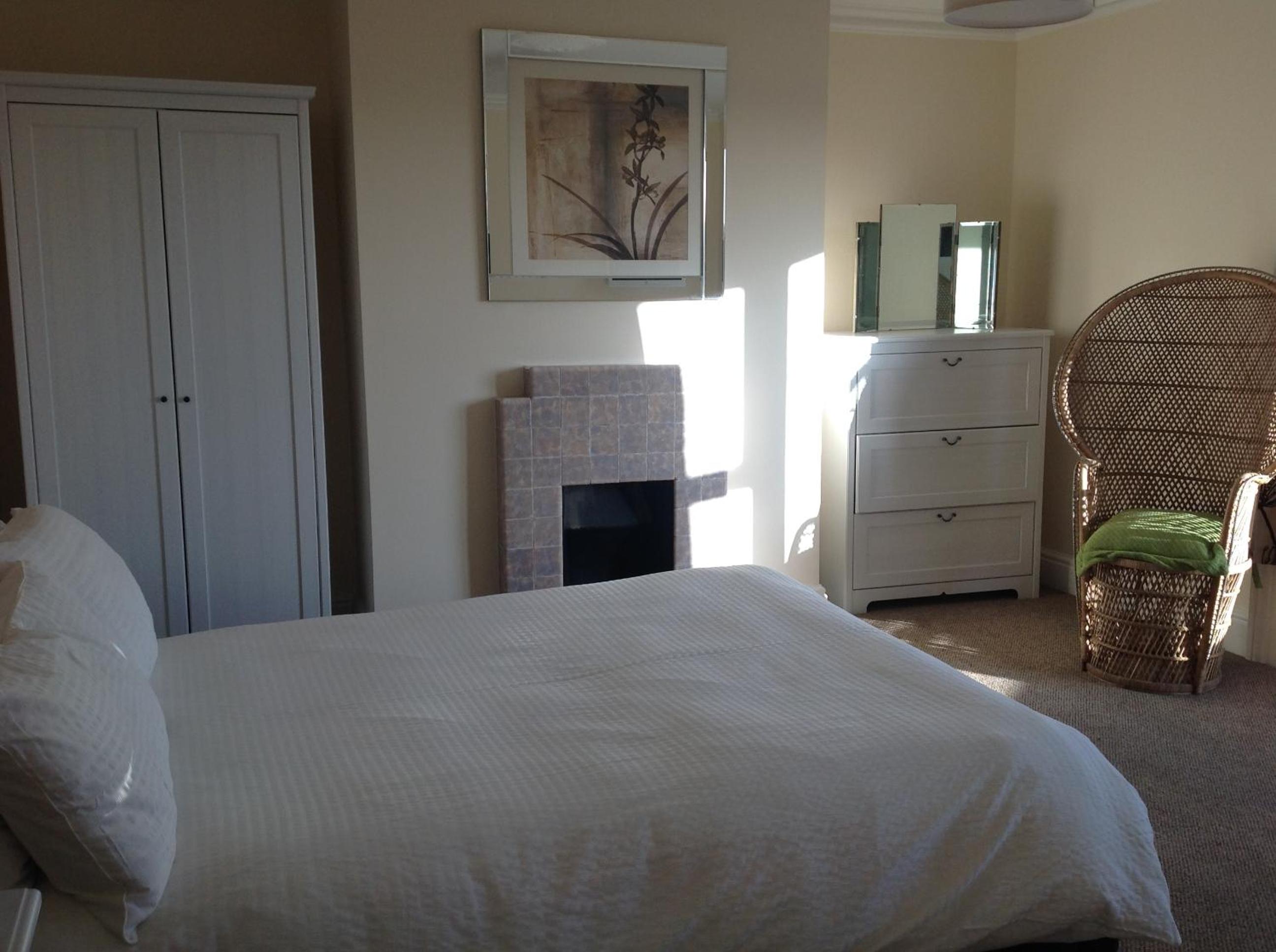 Four-Bedroom House photo 3