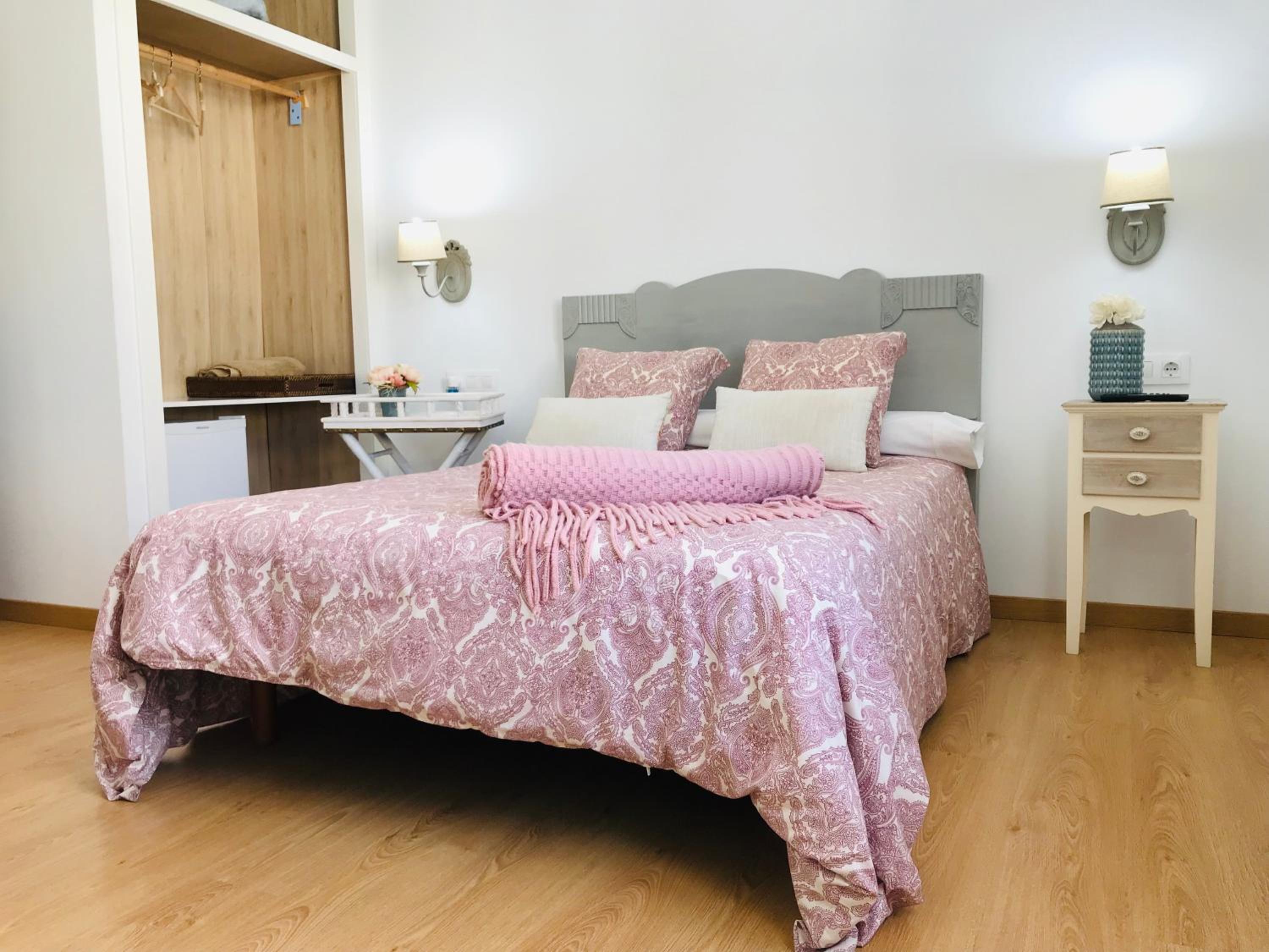 Double Room with Private Bathroom photo 3