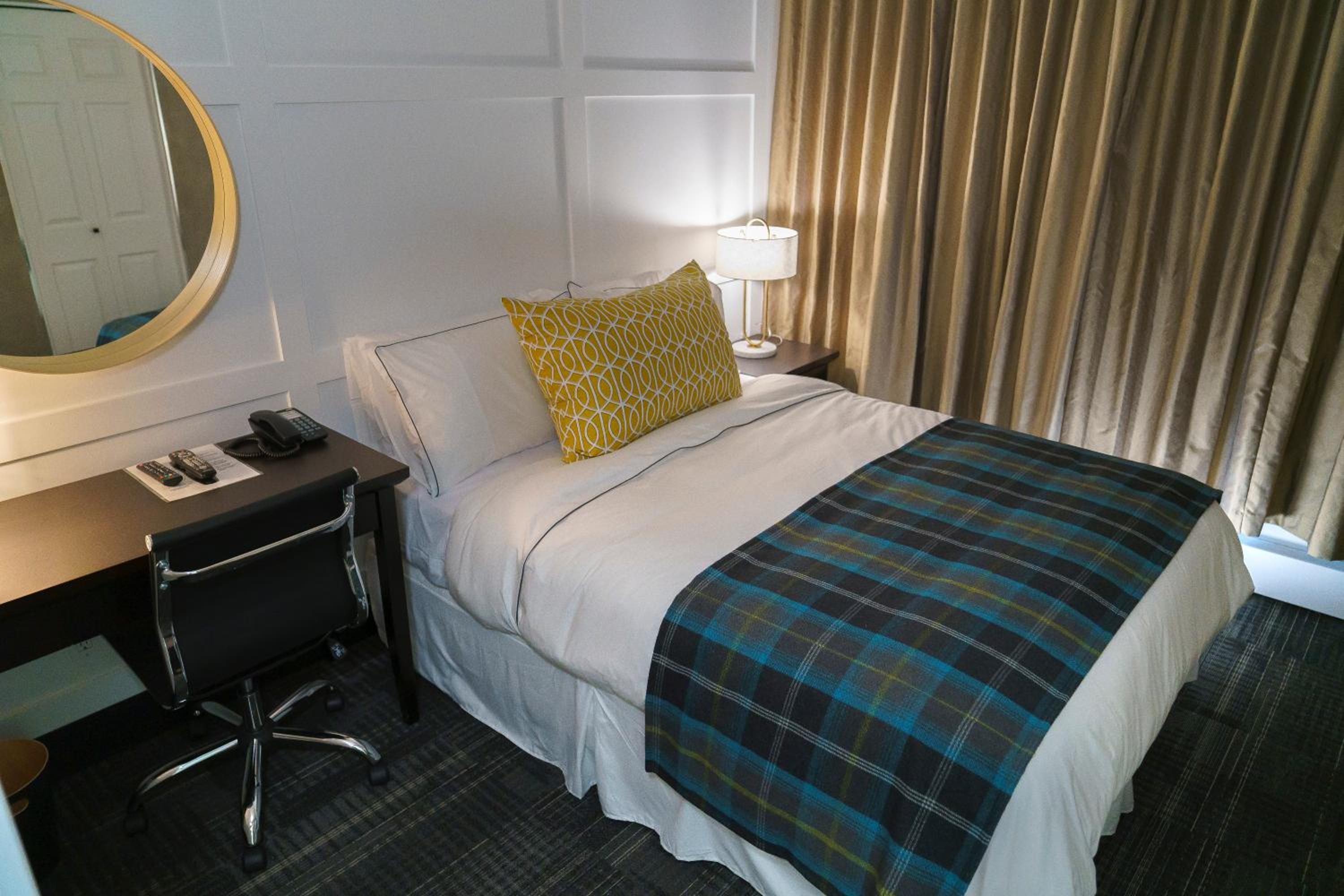 Superior Queen Room (Newly Renovated) photo 2