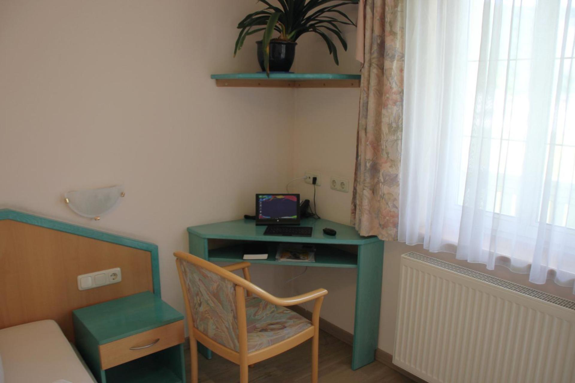 Double Room with Balcony - Photo 1