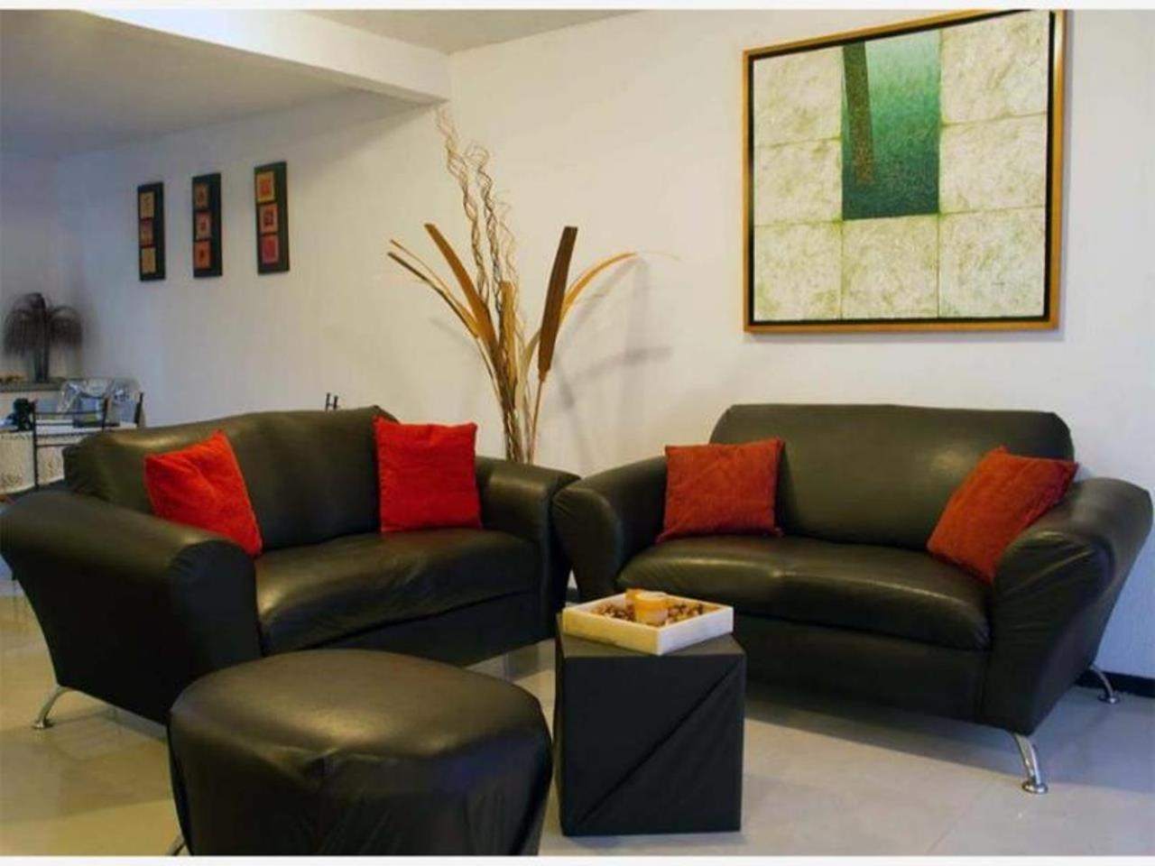 Three-Bedroom Townhouse - Photo 8