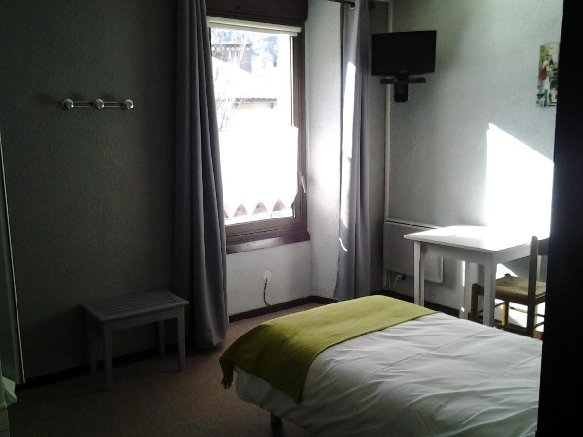 Single Room with Shared Toilet photo 2