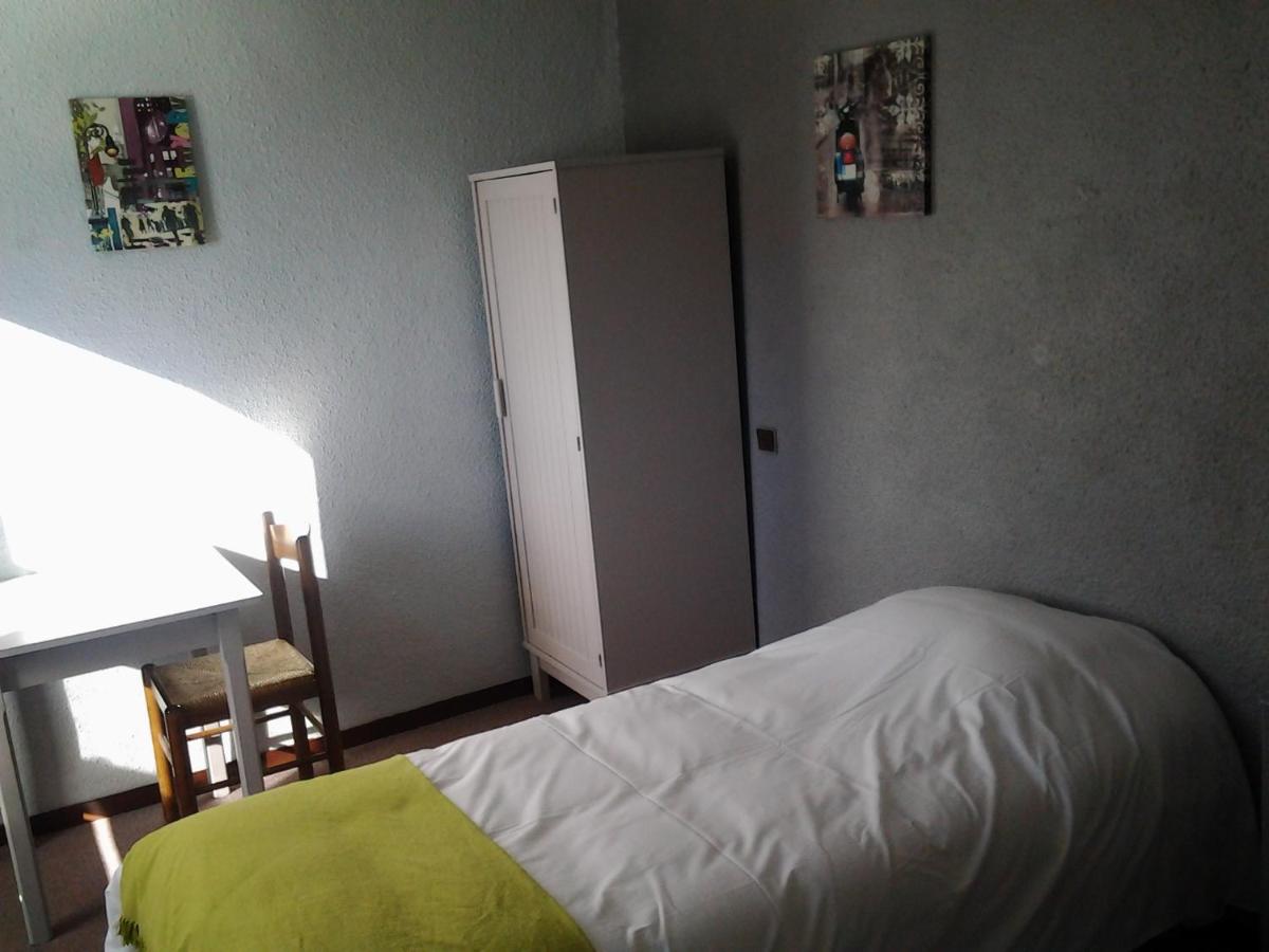 Single Room with Shared Toilet photo 1