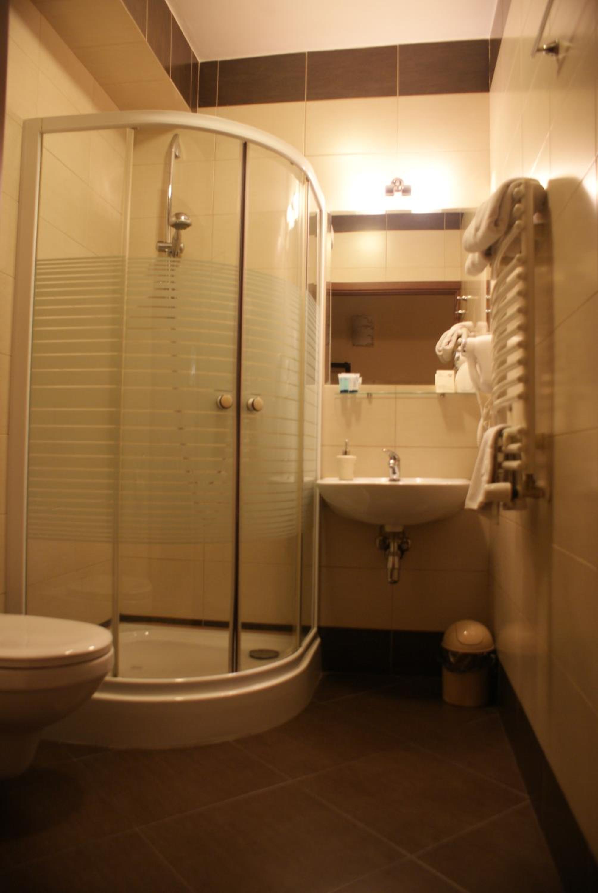 Standard Twin Room - Photo 7