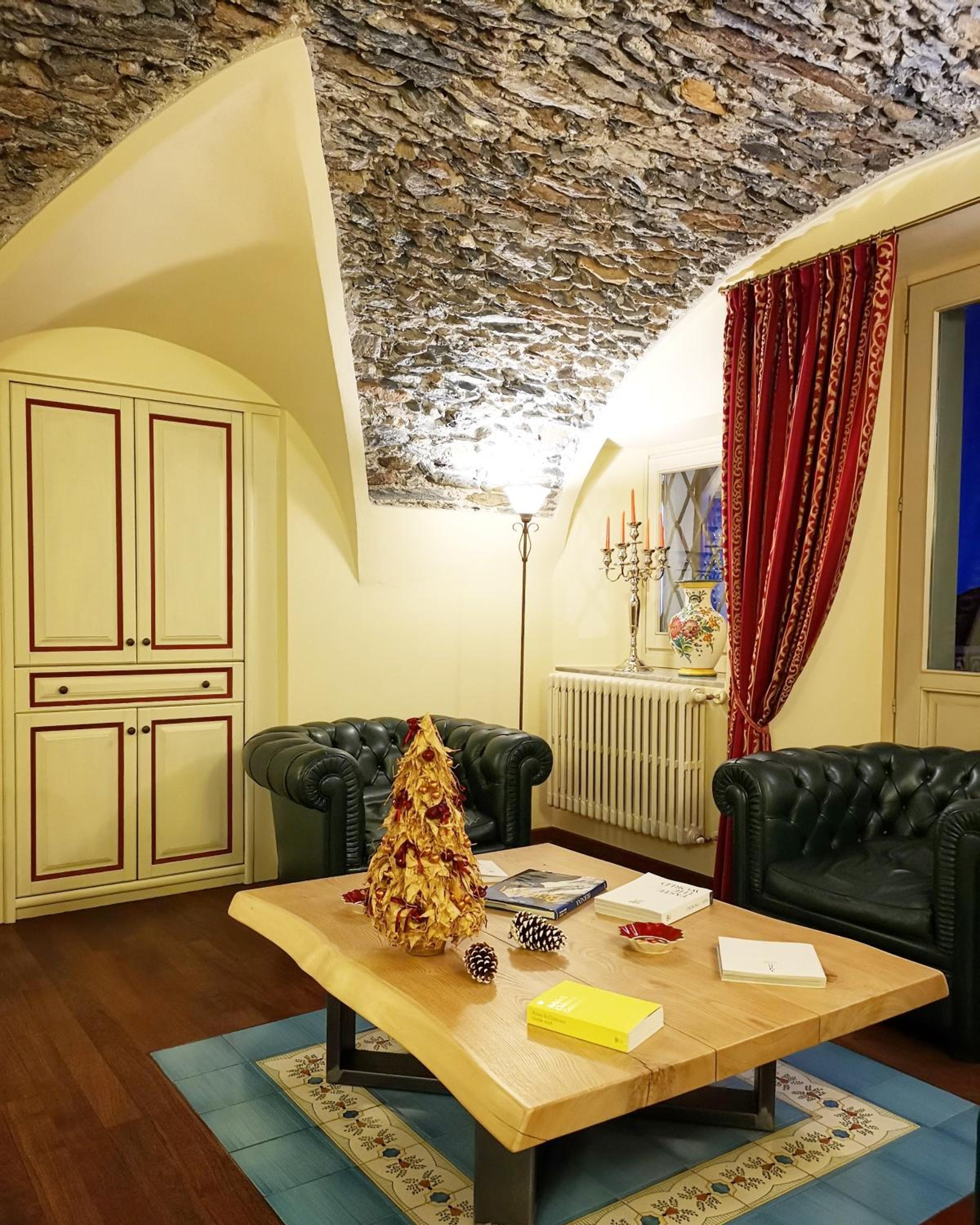 One-Bedroom Apartment with Balcony