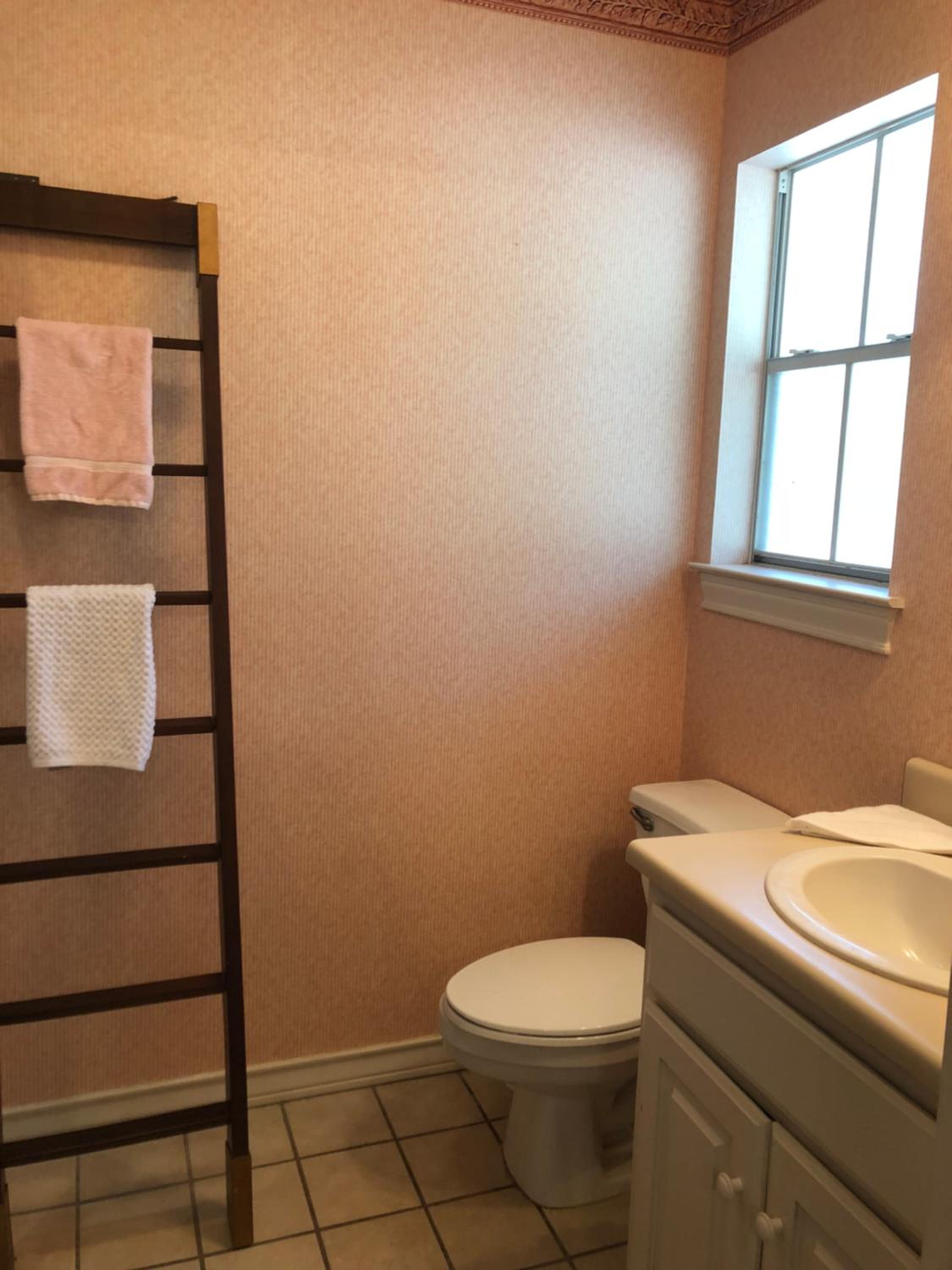 One-Bedroom House - Photo 4