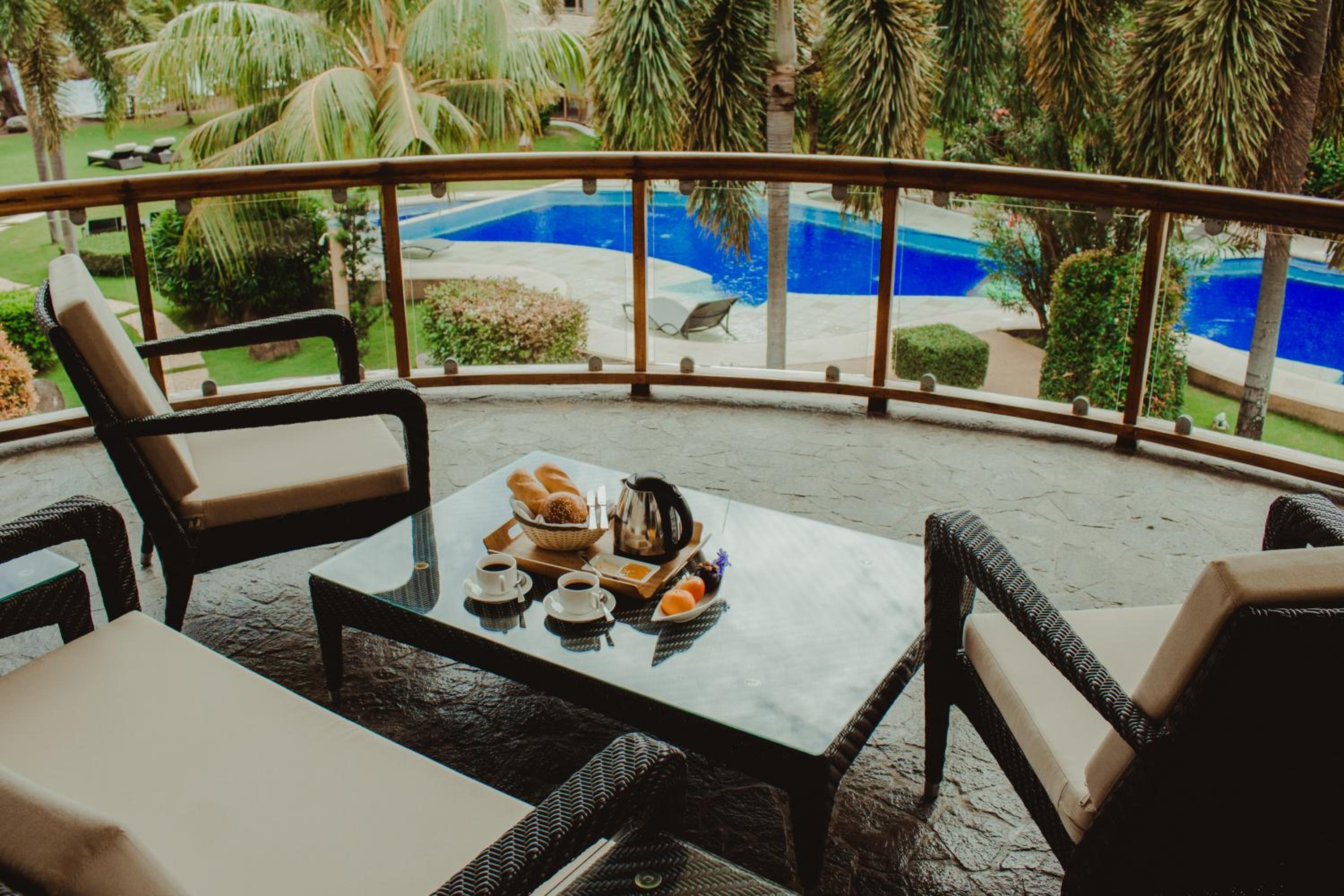 2 Bedroom Apartment Poolside  photo 3