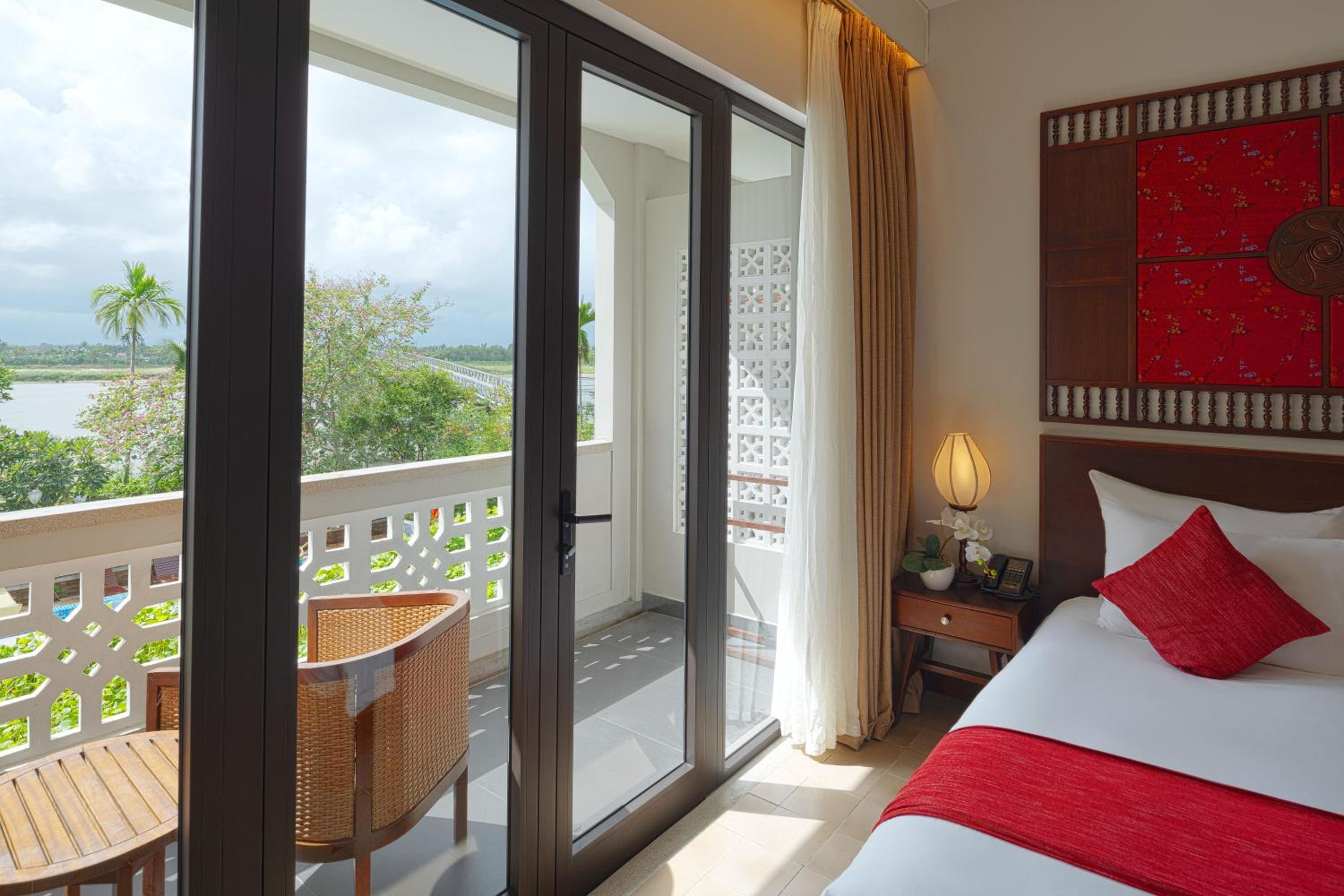 Grand Deluxe Triple River View photo 3