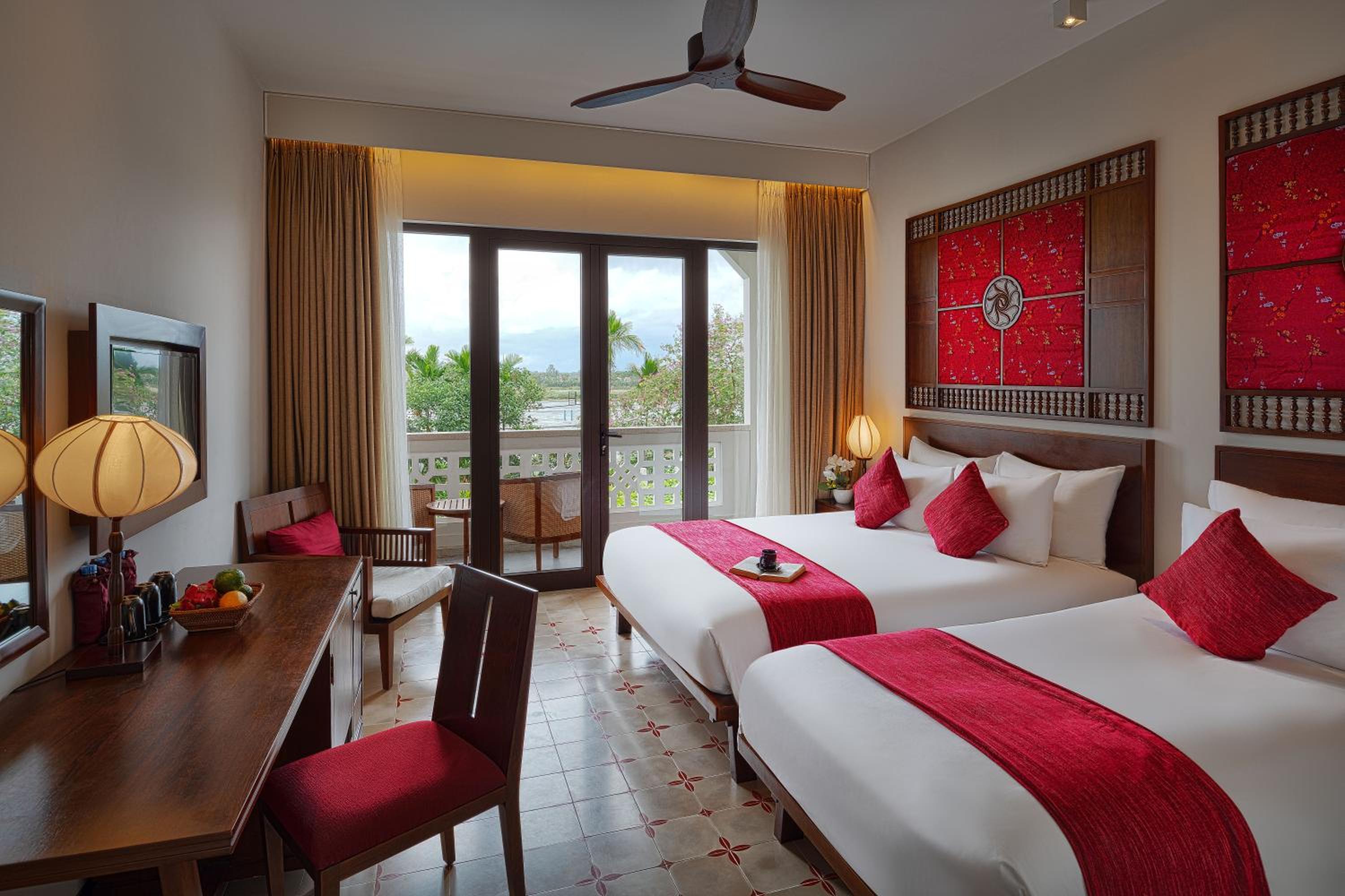Grand Deluxe Triple River View photo 1