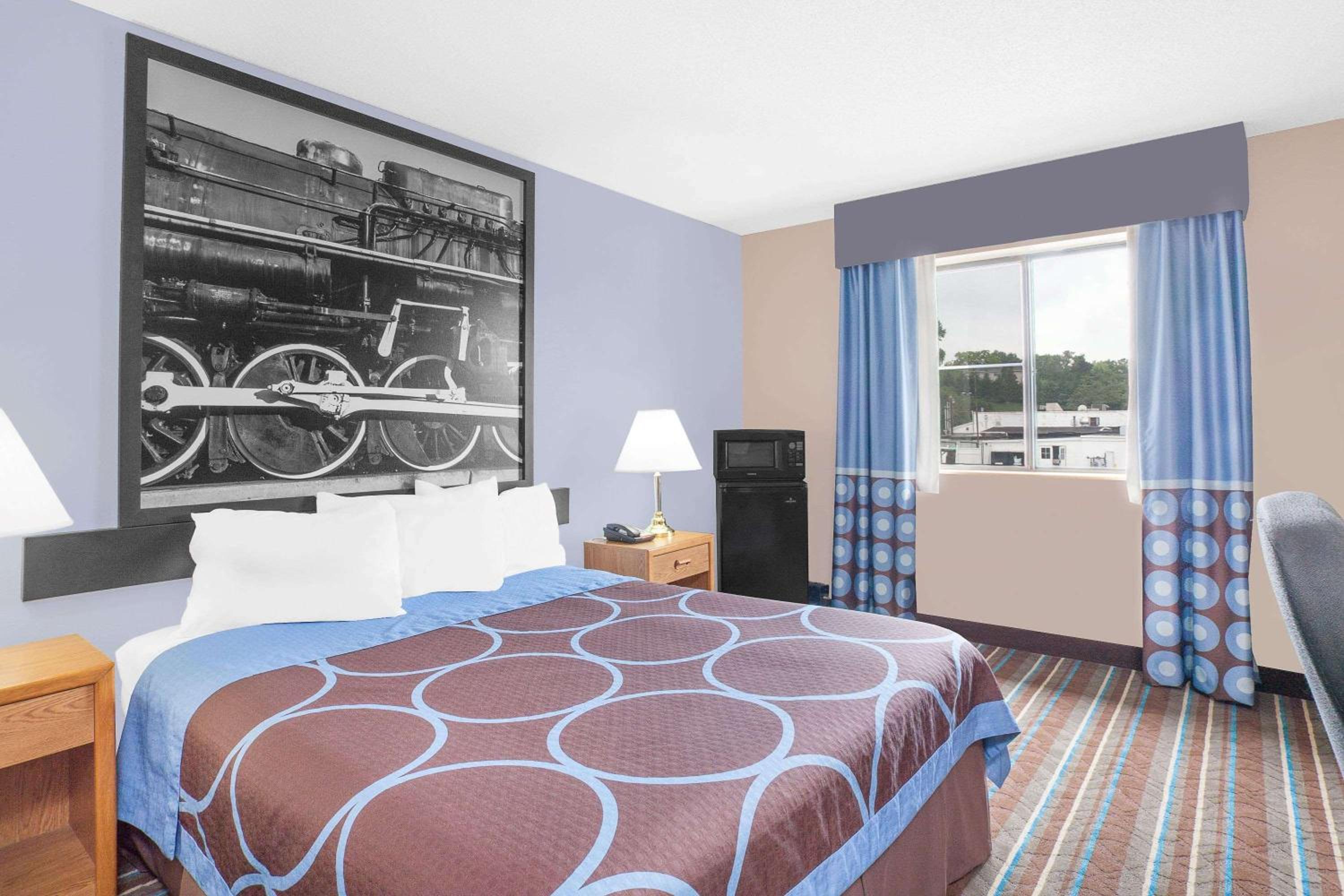 Standard King Room - Photo 8