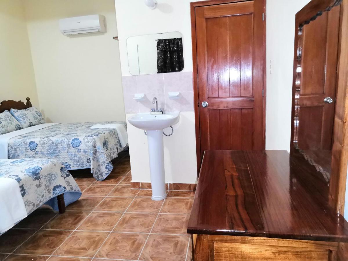 Twin Room with Bathroom photo 2