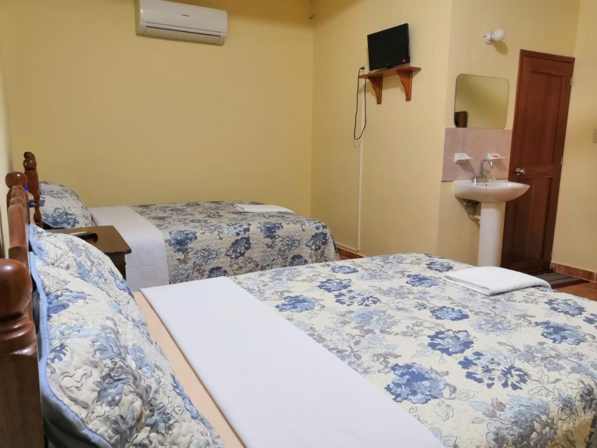 Twin Room with Bathroom photo 3