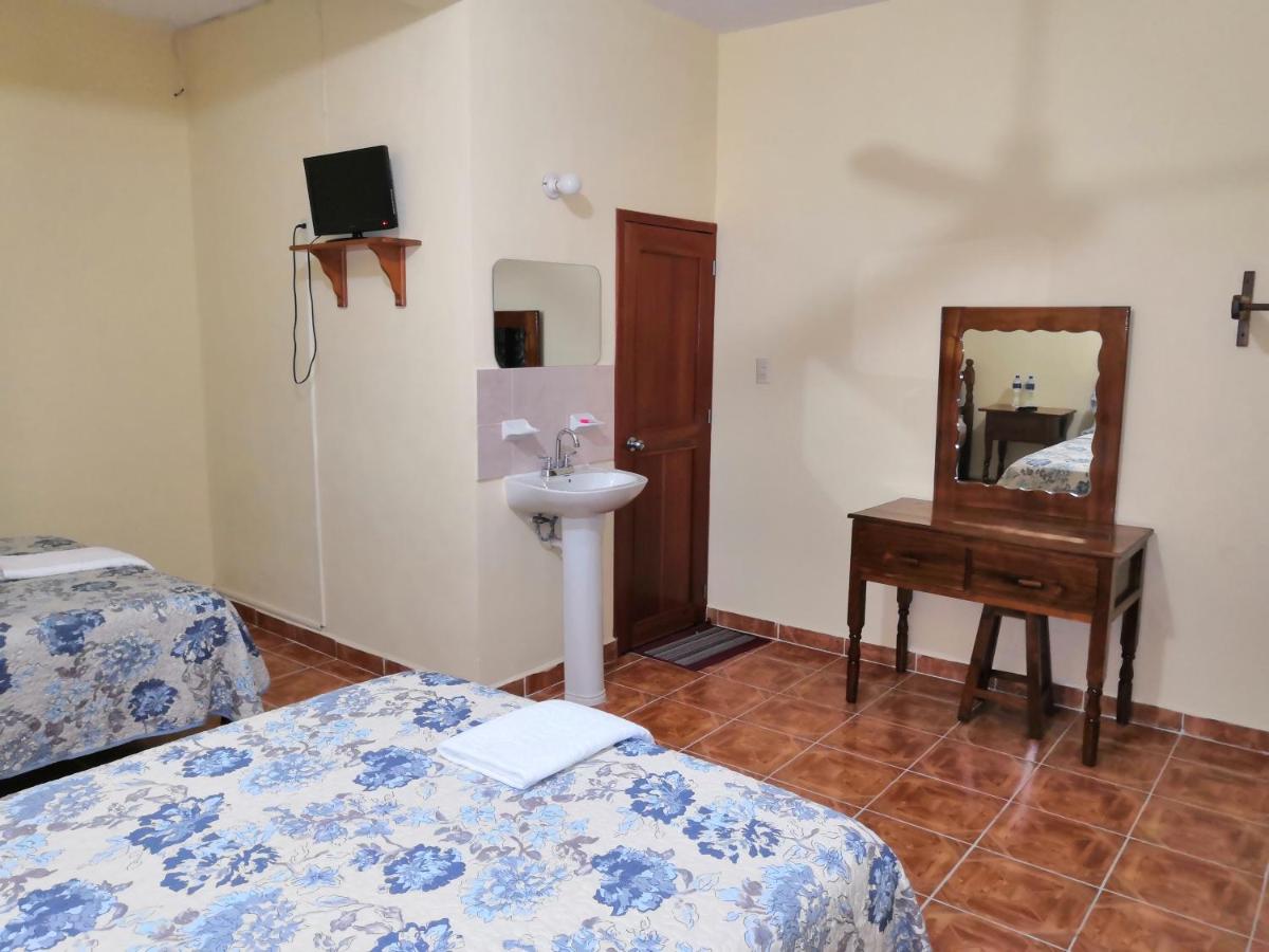 Twin Room with Bathroom photo 1