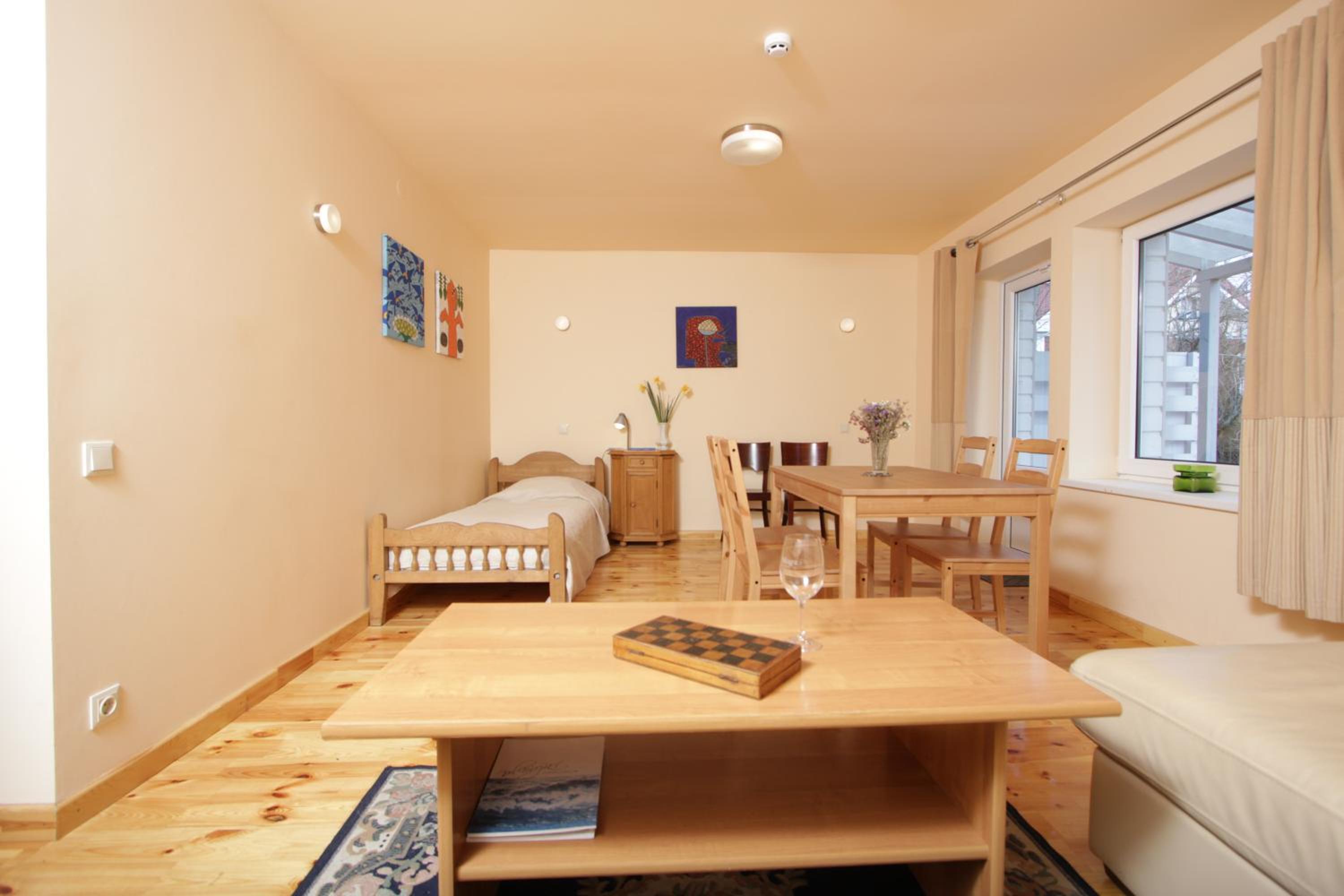 One-Bedroom Apartment photo 1