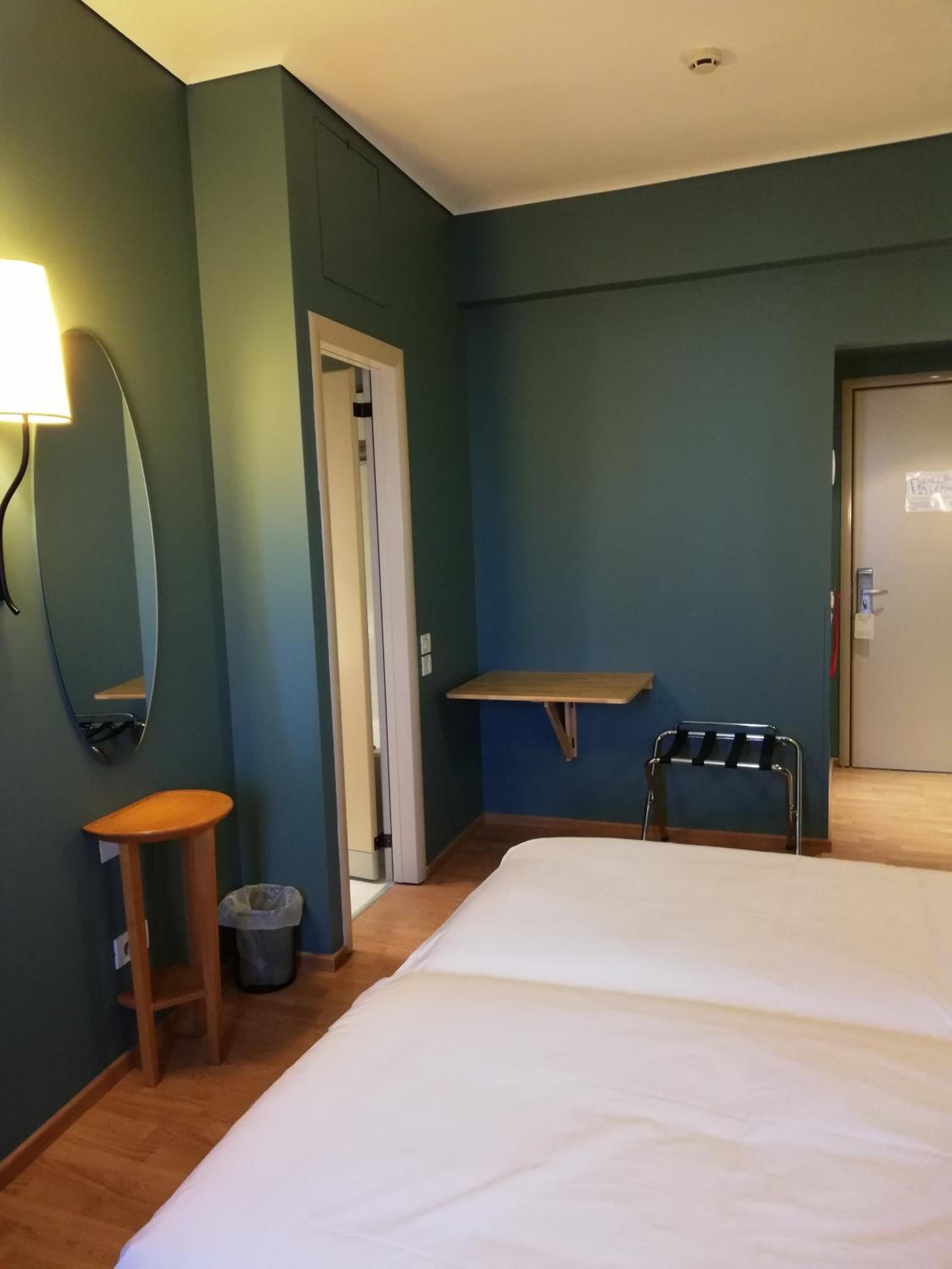 Double Room - Photo 6