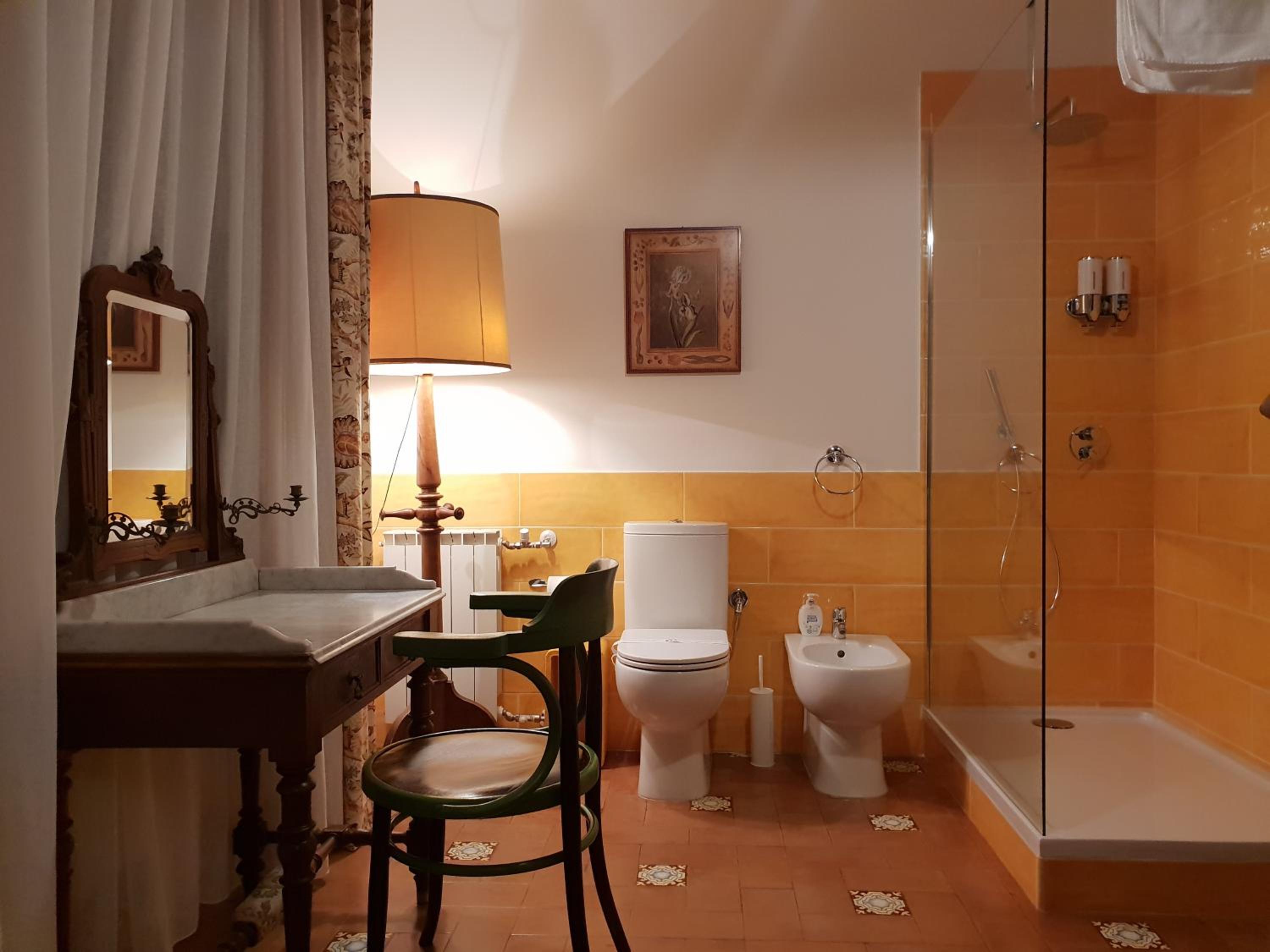 Deluxe Room - Photo 19