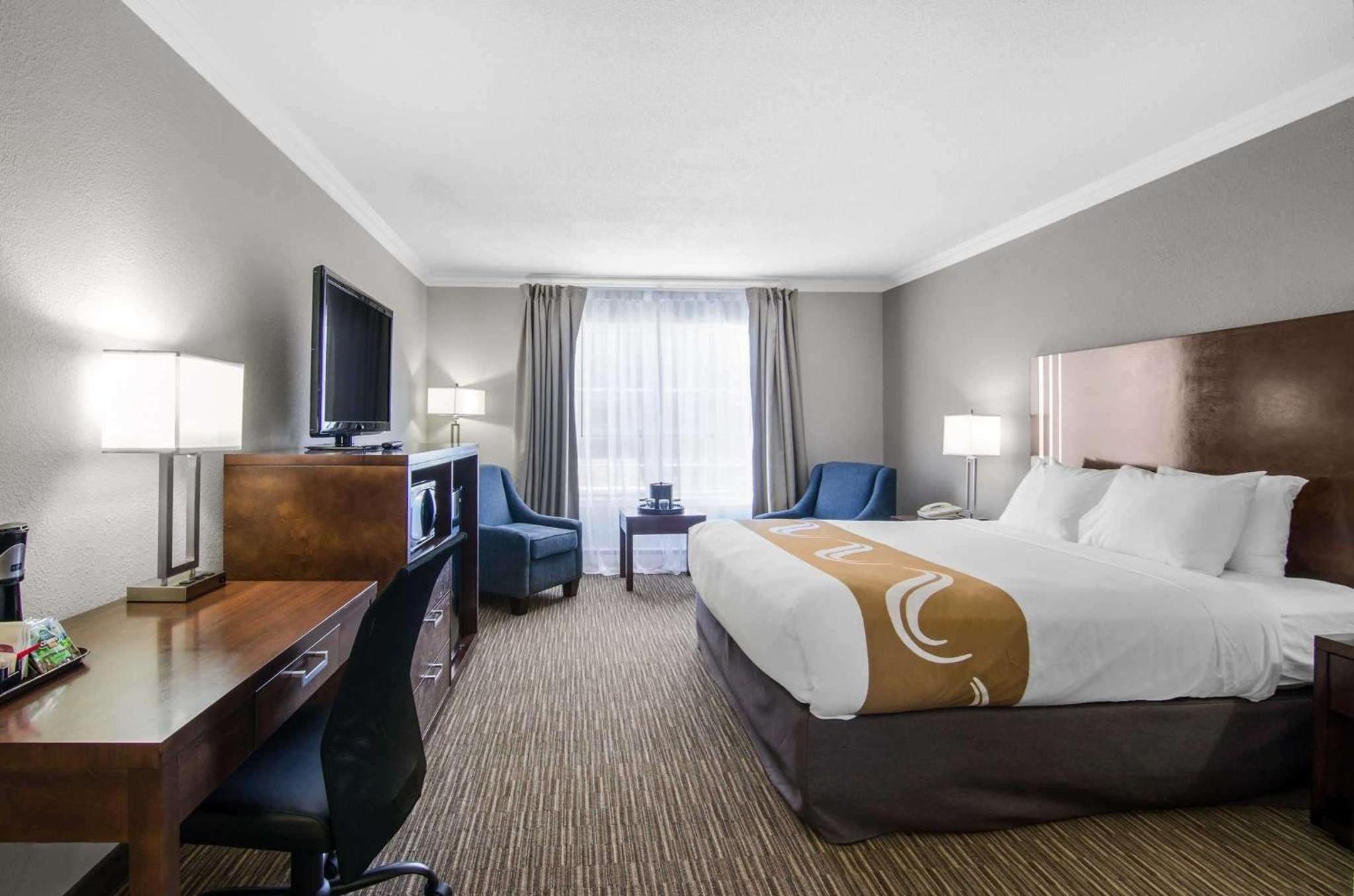 King Room - Non-Smoking - Photo 2