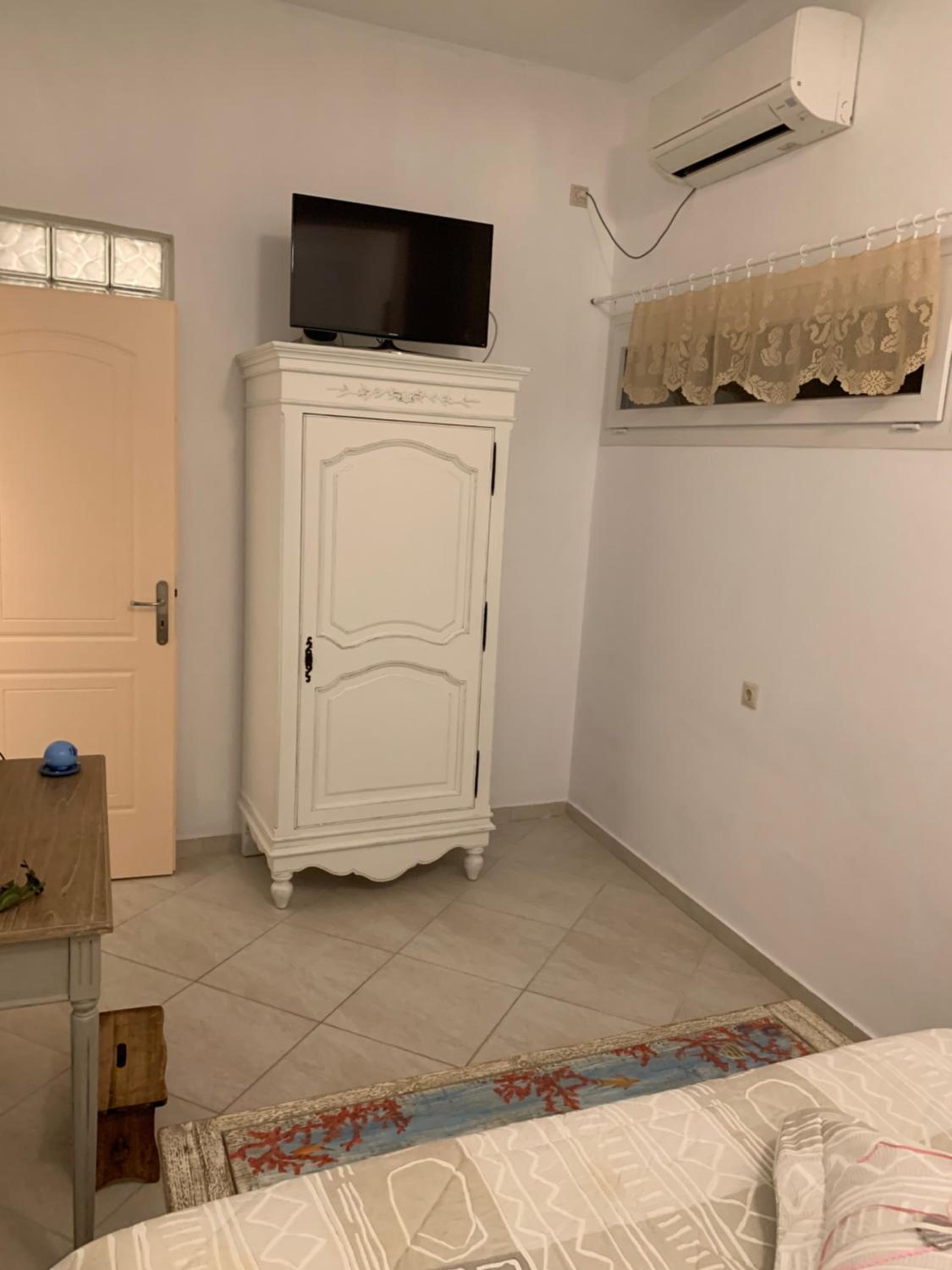 Two-Bedroom Apartment - Photo 8